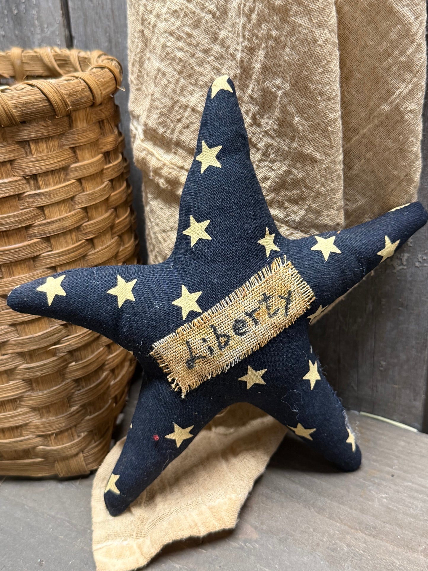 STAR, 8", Assorted Americana