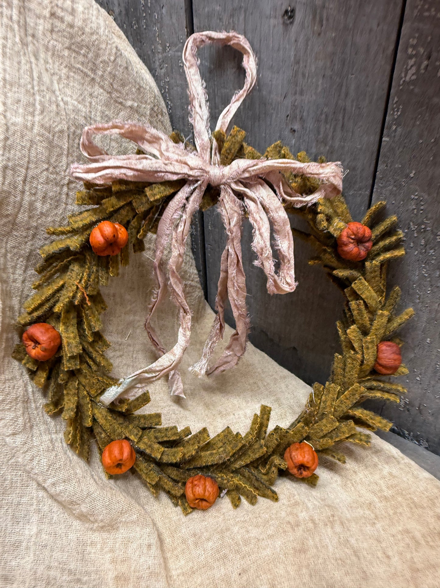 Wool Wreath, 7", ASSORTED