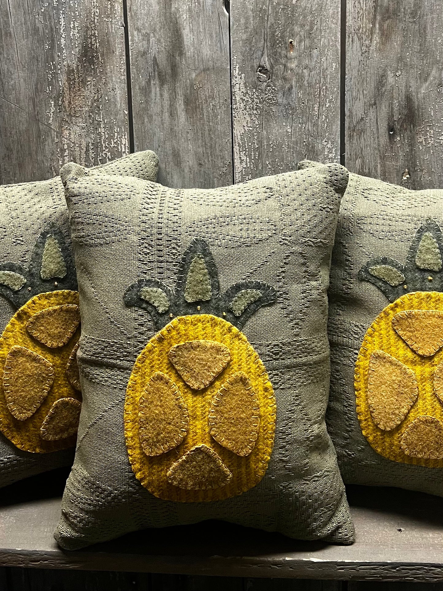 Pillow, 10"x 12", PINEAPPLE WELCOME