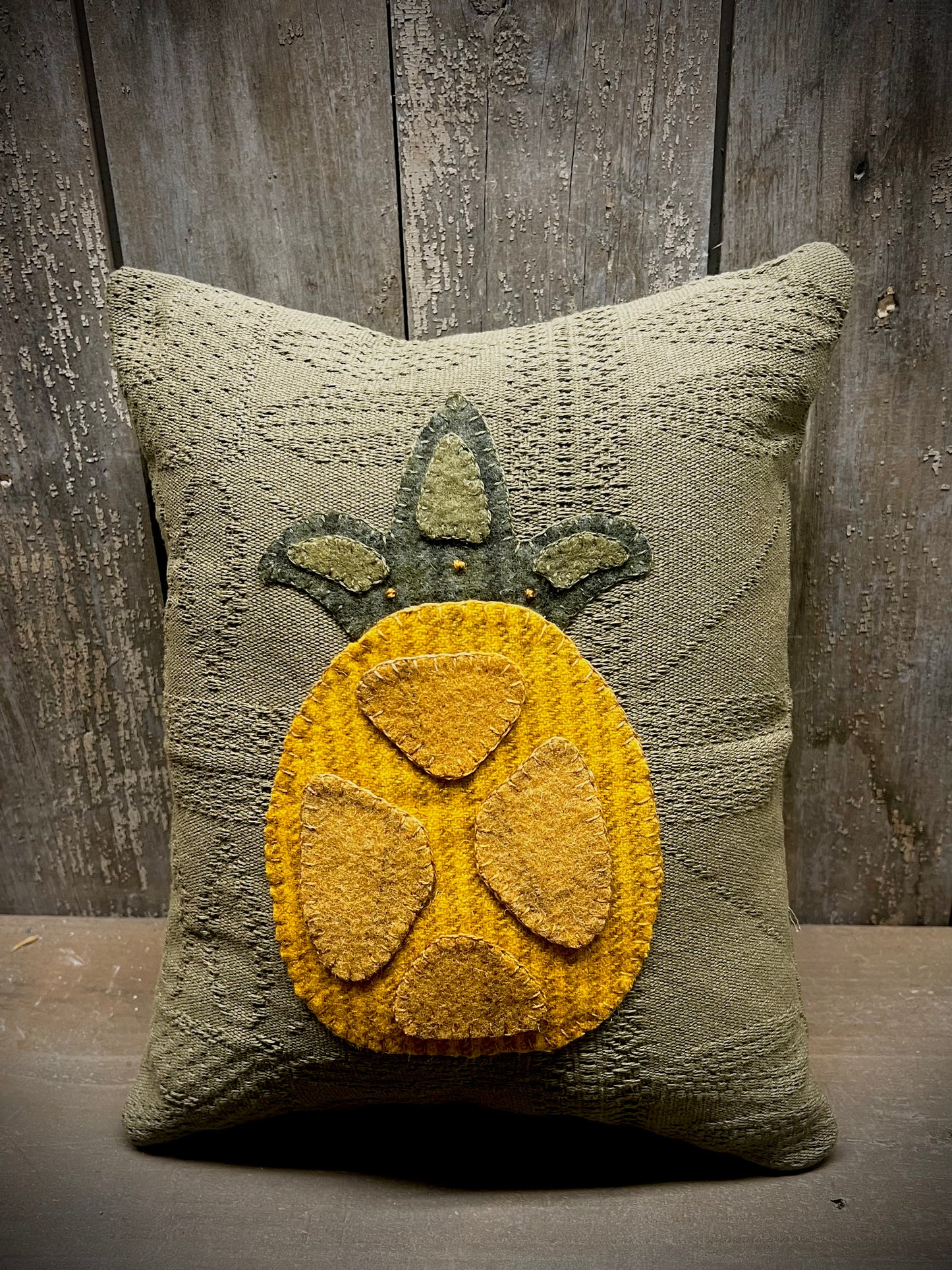 Pillow, 10"x 12", PINEAPPLE WELCOME