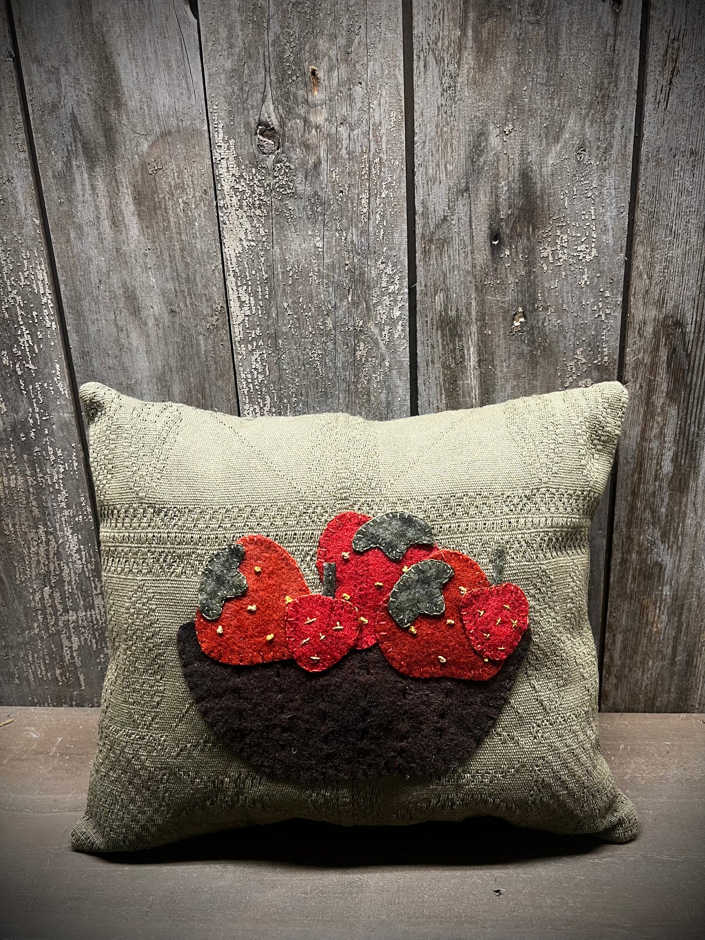 Pillow, 10"x 12", BERRIES IN A BASKET