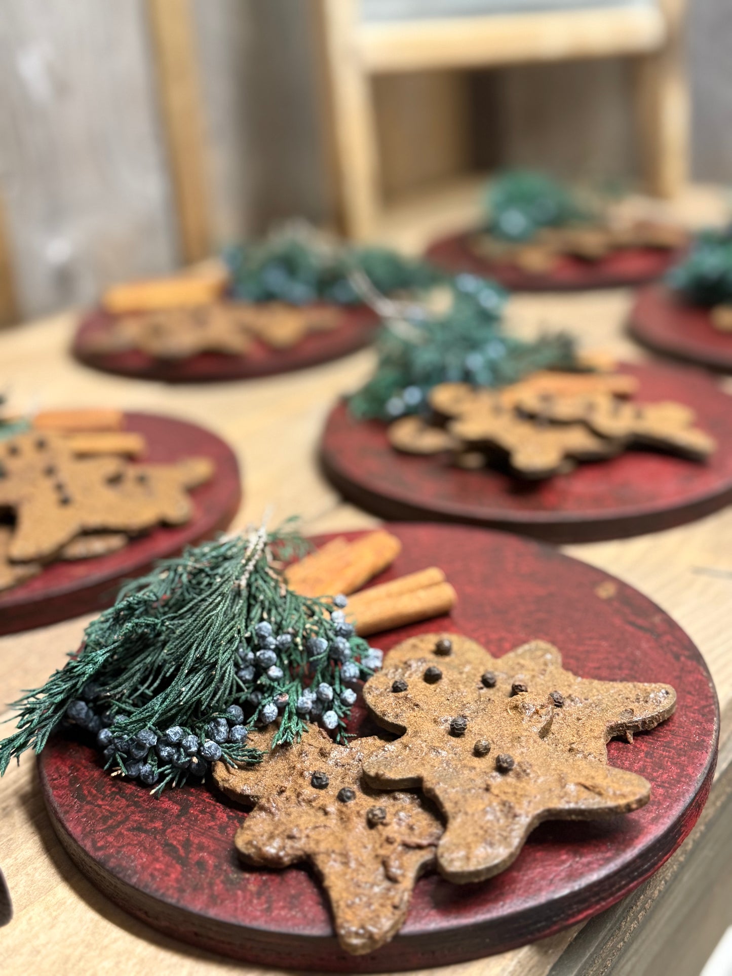 GINGERBREAD MEN PLATE