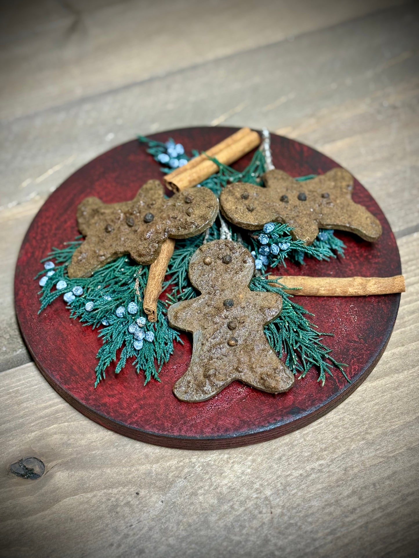 GINGERBREAD MEN PLATE