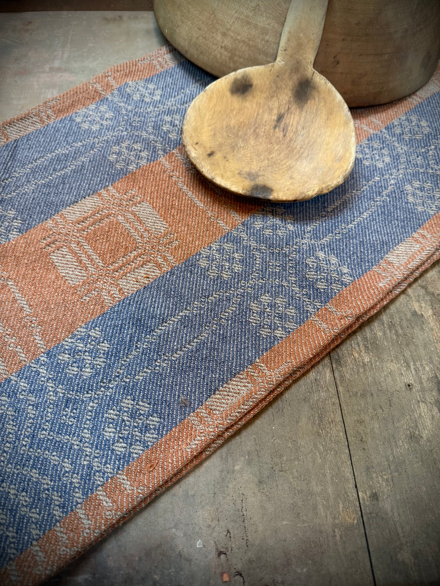 Runner, FHW, WHIG ROSE TWILL