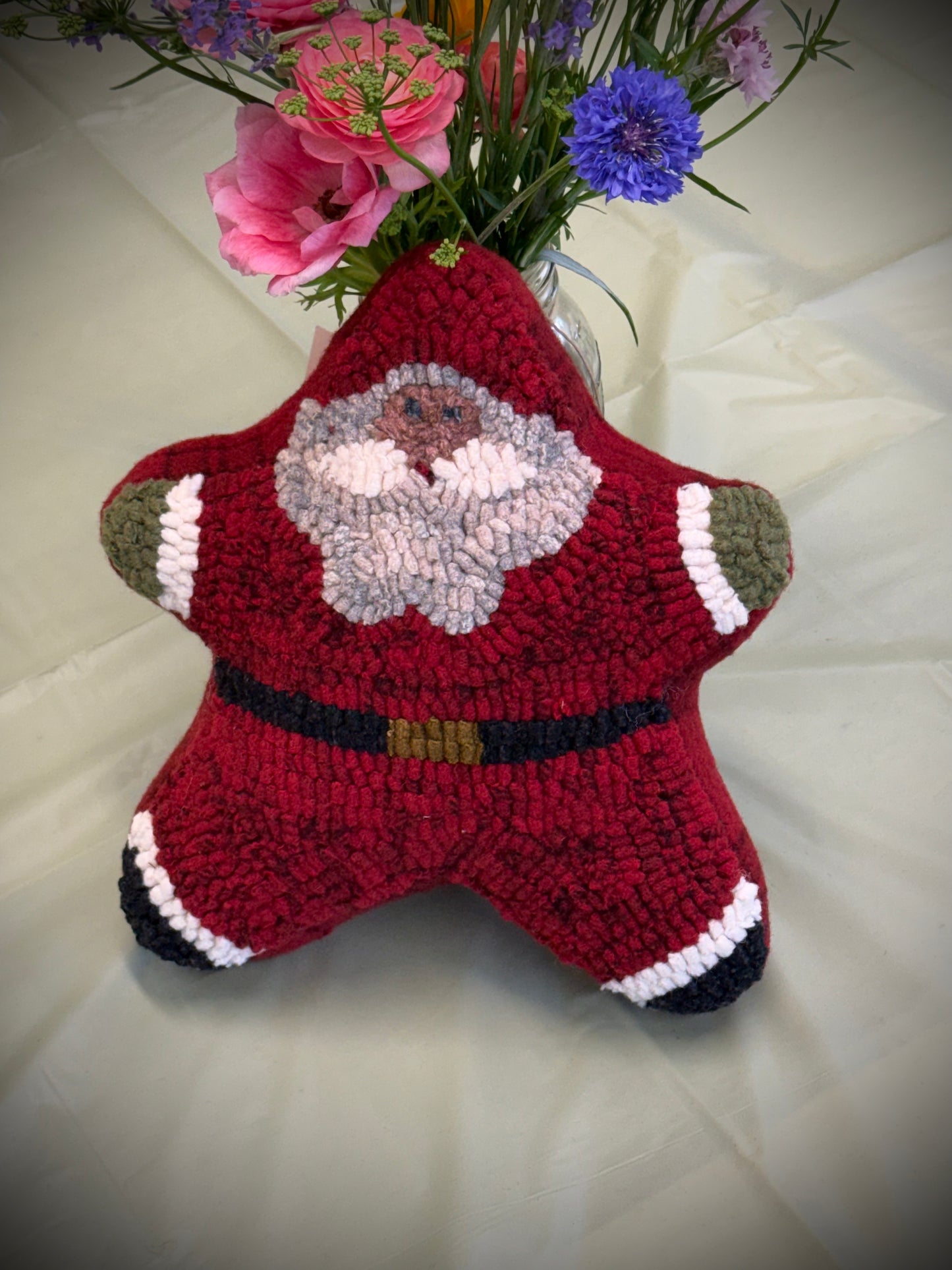 Class, SATURDAY 7/18, 10am start, Rug Hooking, STAR SANTA PILLOW