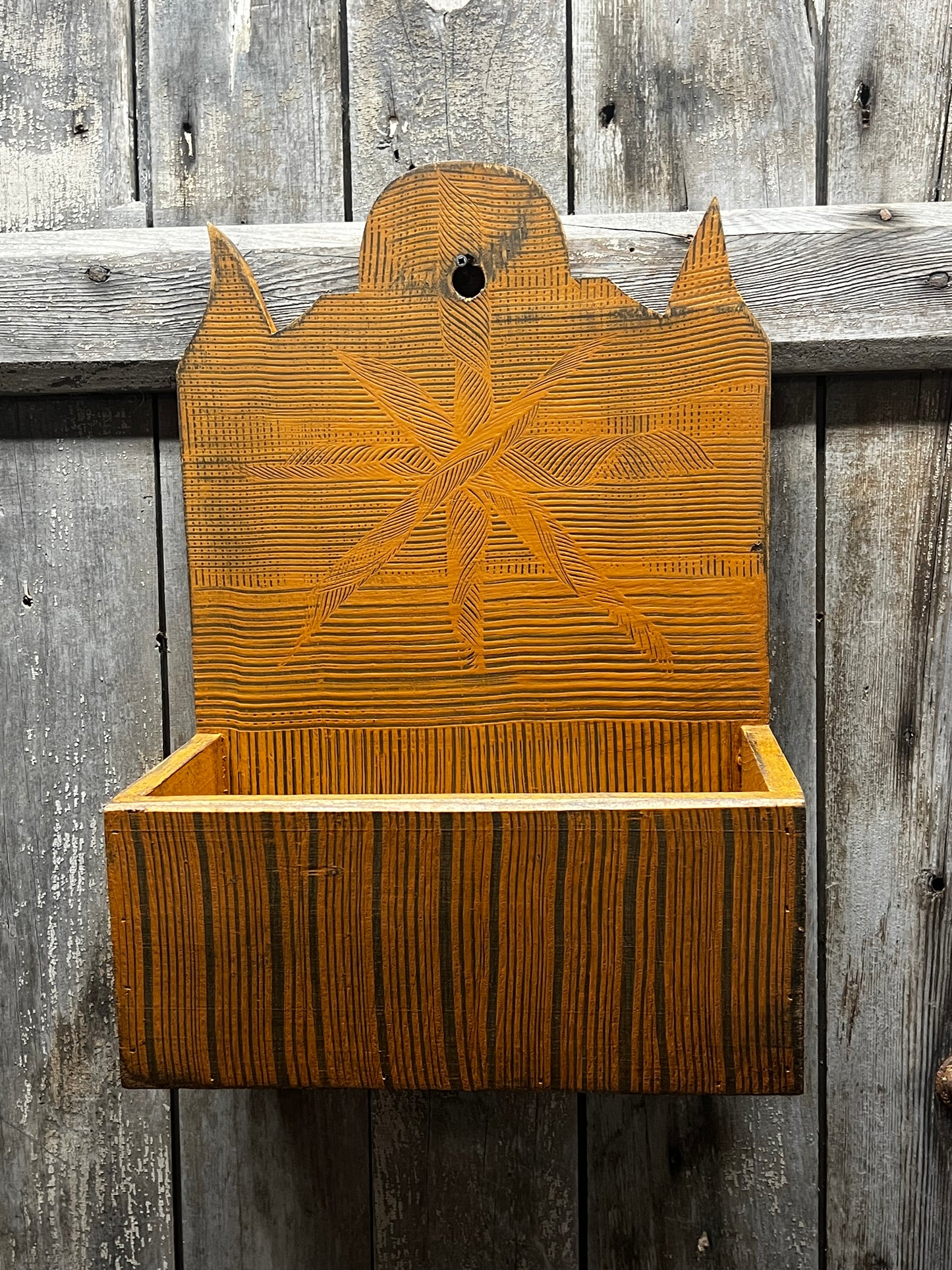 Wall Box, PUMPKIN W/ STAR