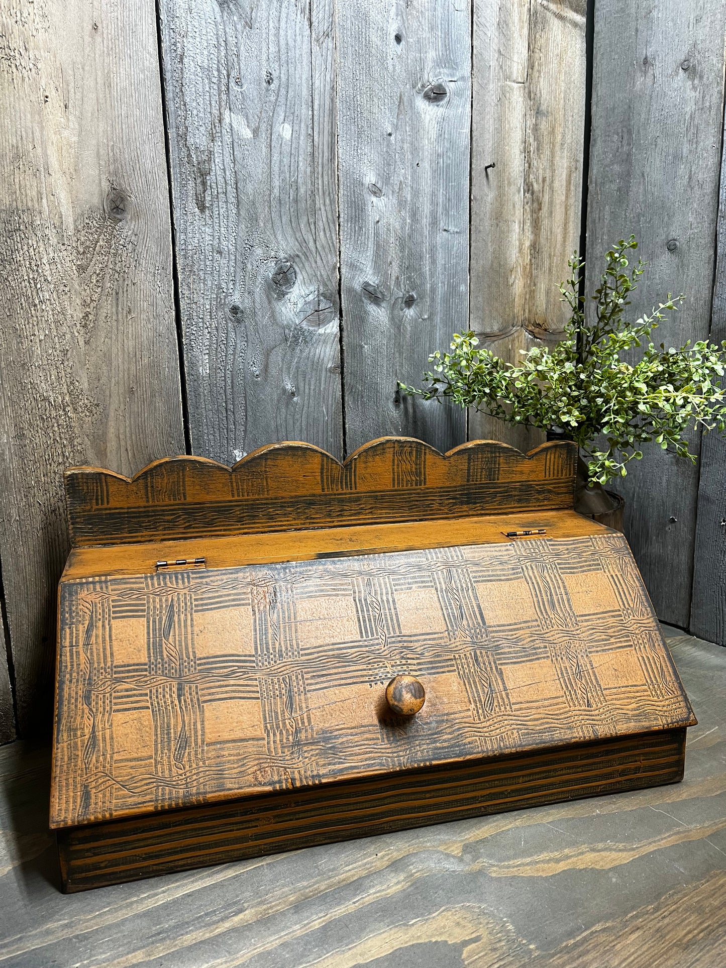 Table Box, Slanted, PUMPKIN W/ GRID PATTERN