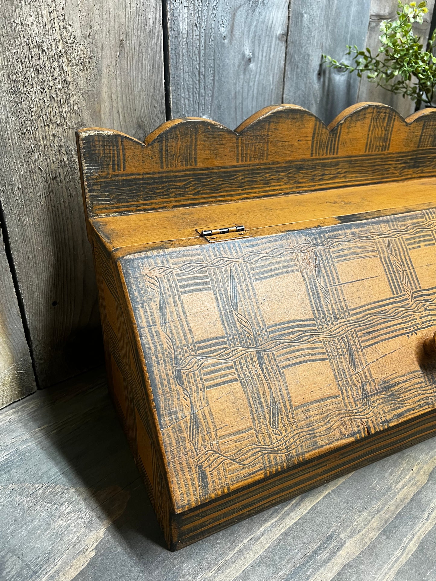 Table Box, Slanted, PUMPKIN W/ GRID PATTERN