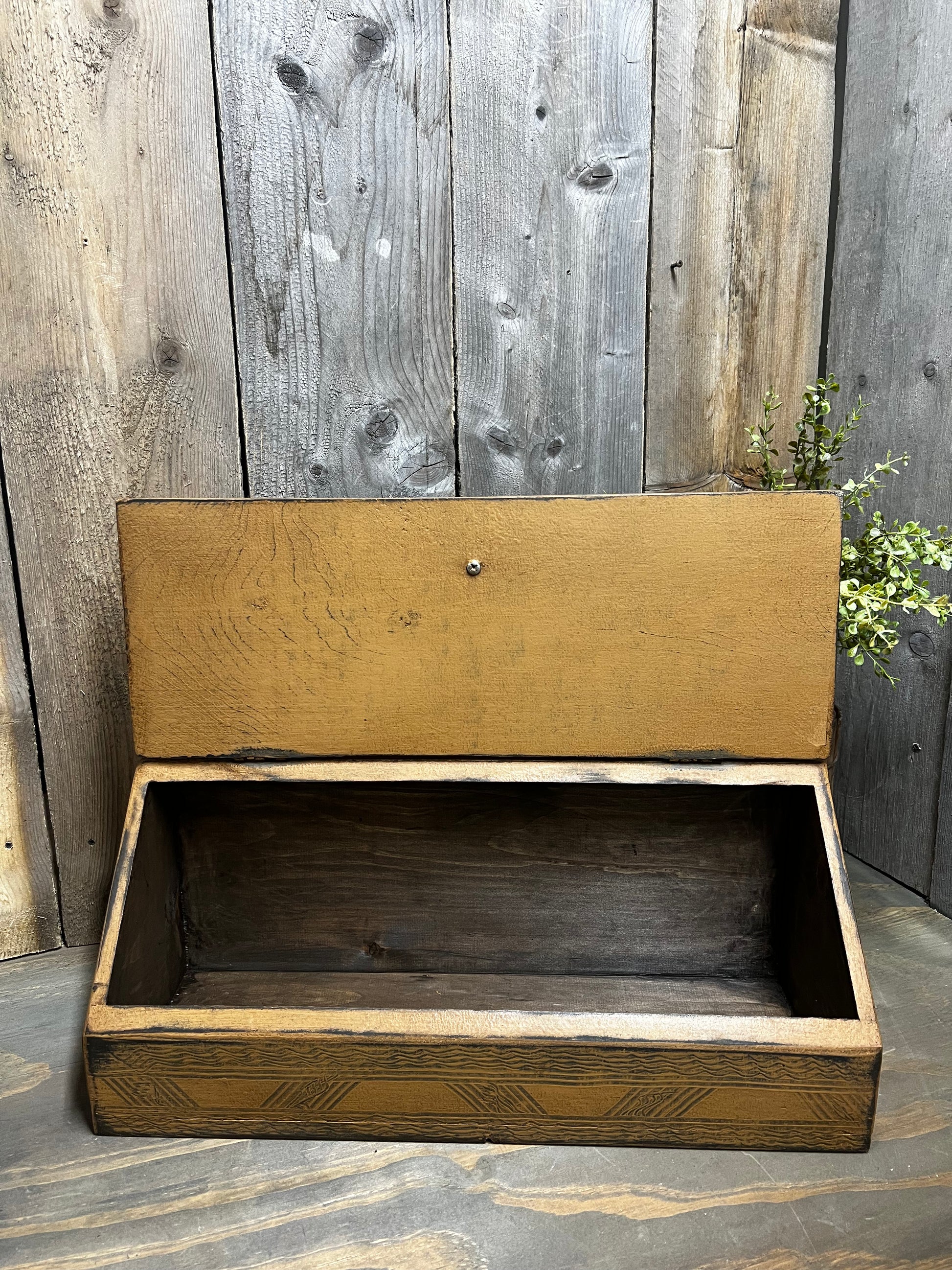 Slanted Box Loading Table Table Box, Slanted, PUMPKIN W/ X PATTERN – Little Village Primitives