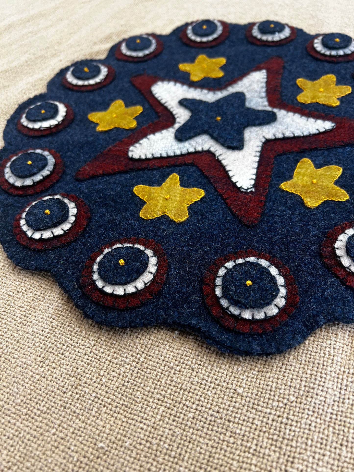 Class, 6/1 Wool Applique, AMERICAN STAR TABLE MAT