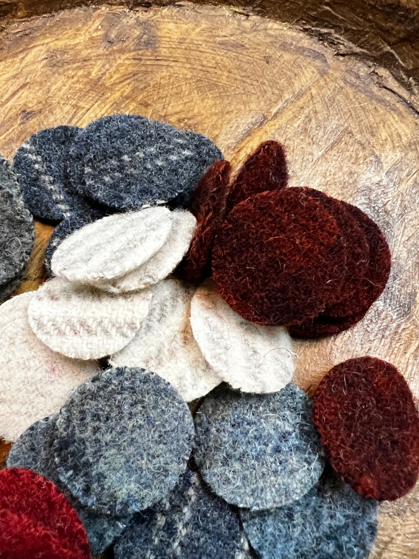 WOOL PENNY CIRCLES, 1”, Assorted Colors