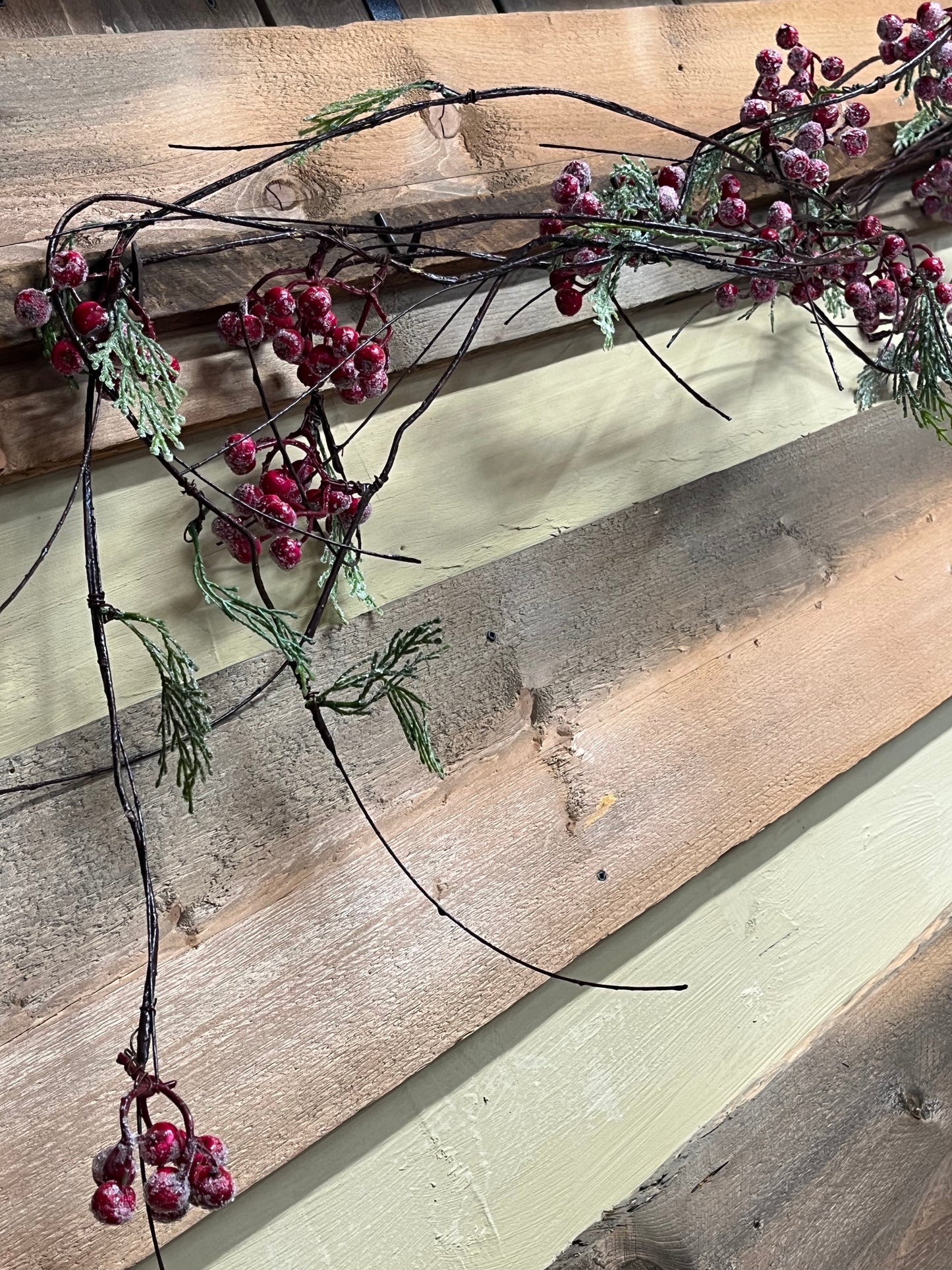 Hanging Vine, 4', ICY CEDAR & BERRIES