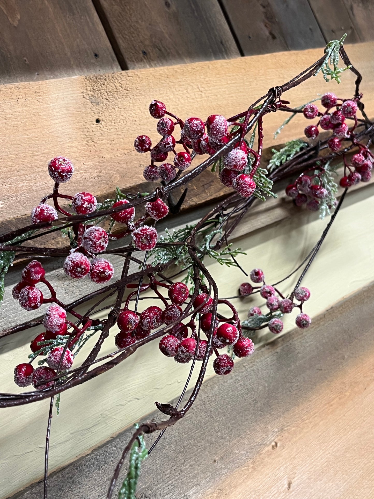 Hanging Vine, 4', ICY CEDAR & BERRIES