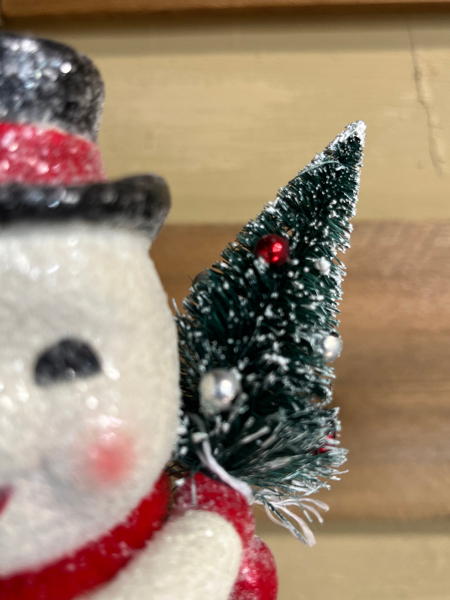 Figurine, 8", SNOWMAN W/ TREE