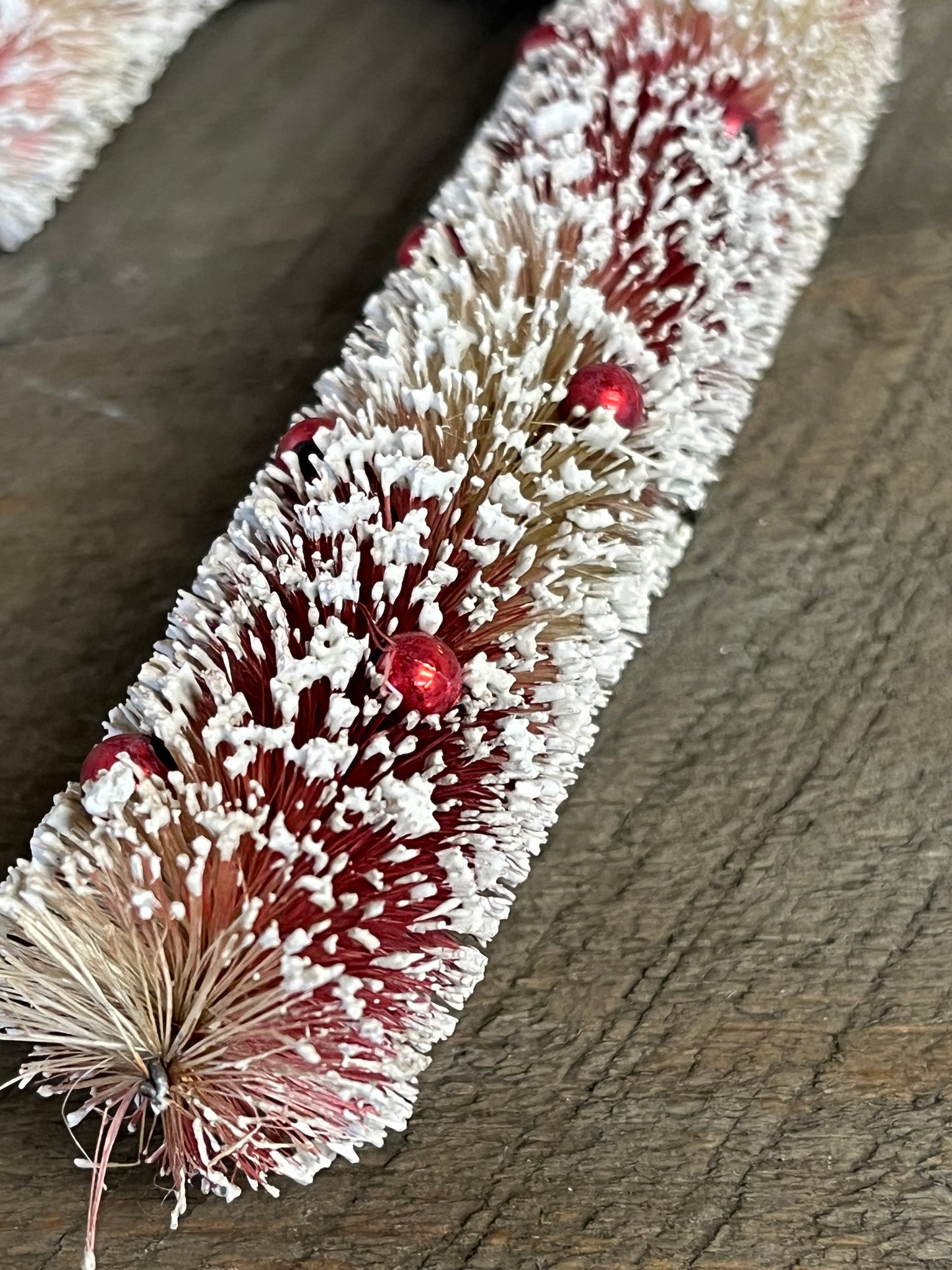 Candy Cane, 6.5", BRISTLE