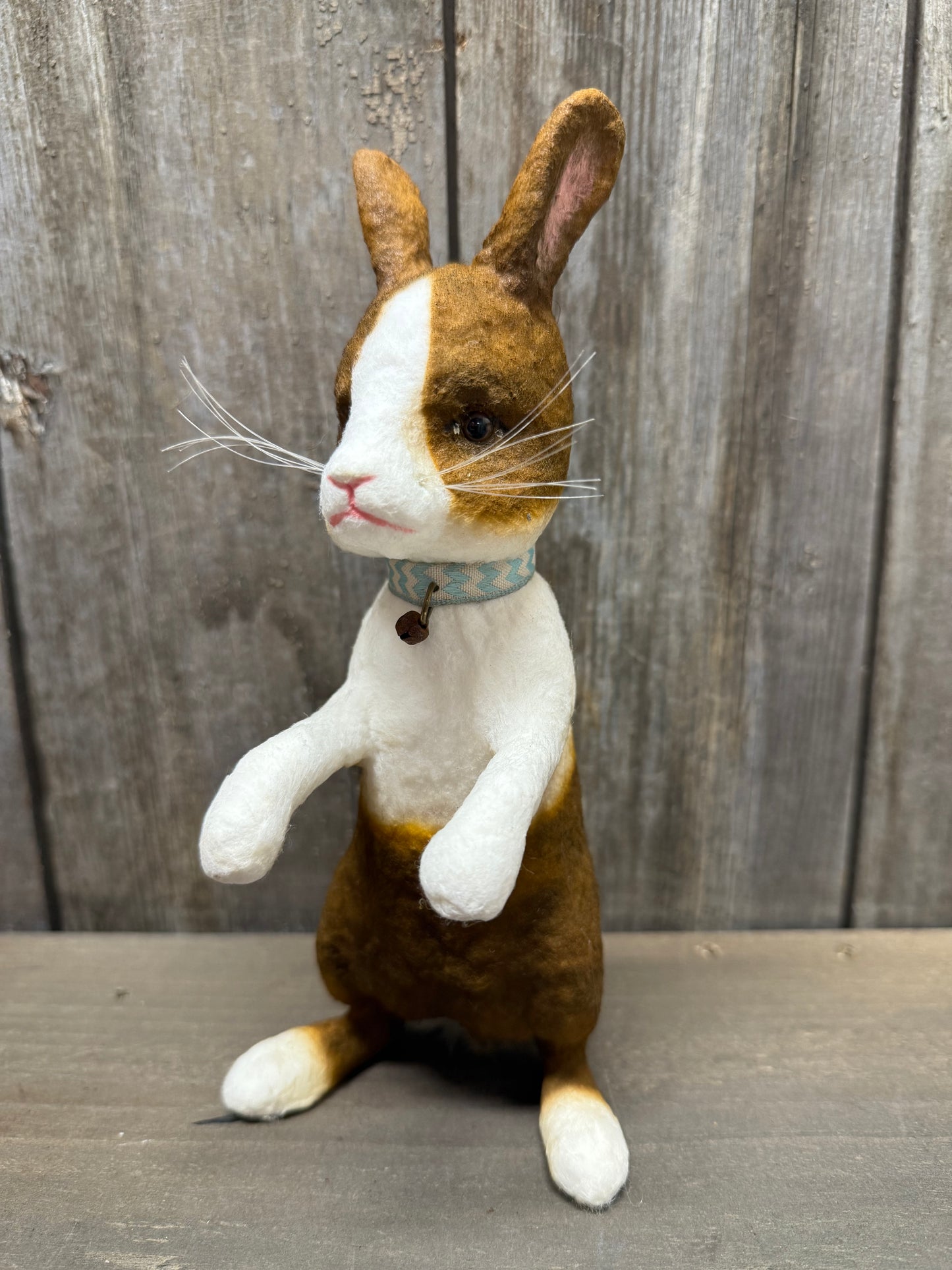 SMALL STANDING RABBIT, Assorted