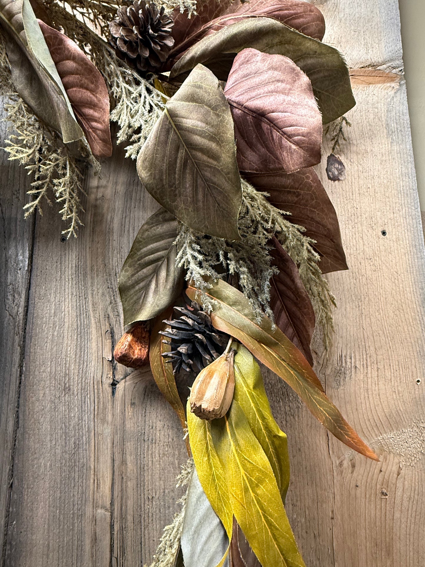 Garland, 9', MAGNOLIA LEAF & PINECONE
