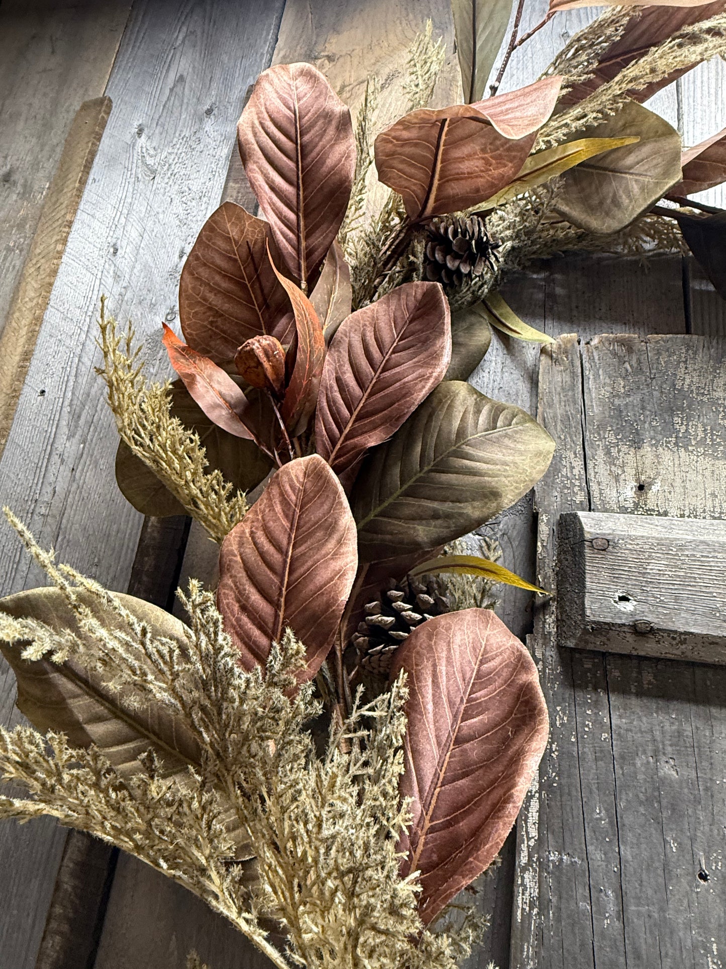 Garland, 9', MAGNOLIA LEAF & PINECONE