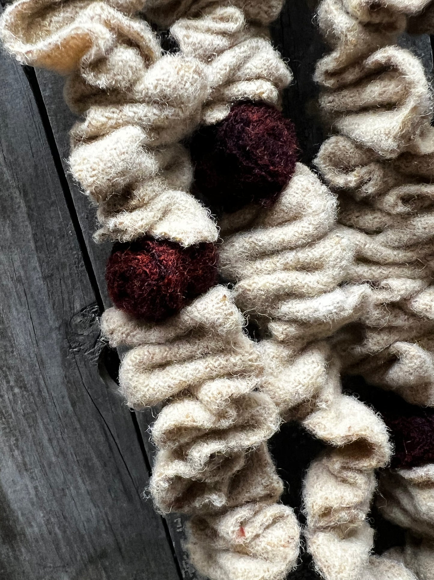 Class, Saturday, 11/23, Dimensional Wool, POPCORN & CRANBERRY GARLAND