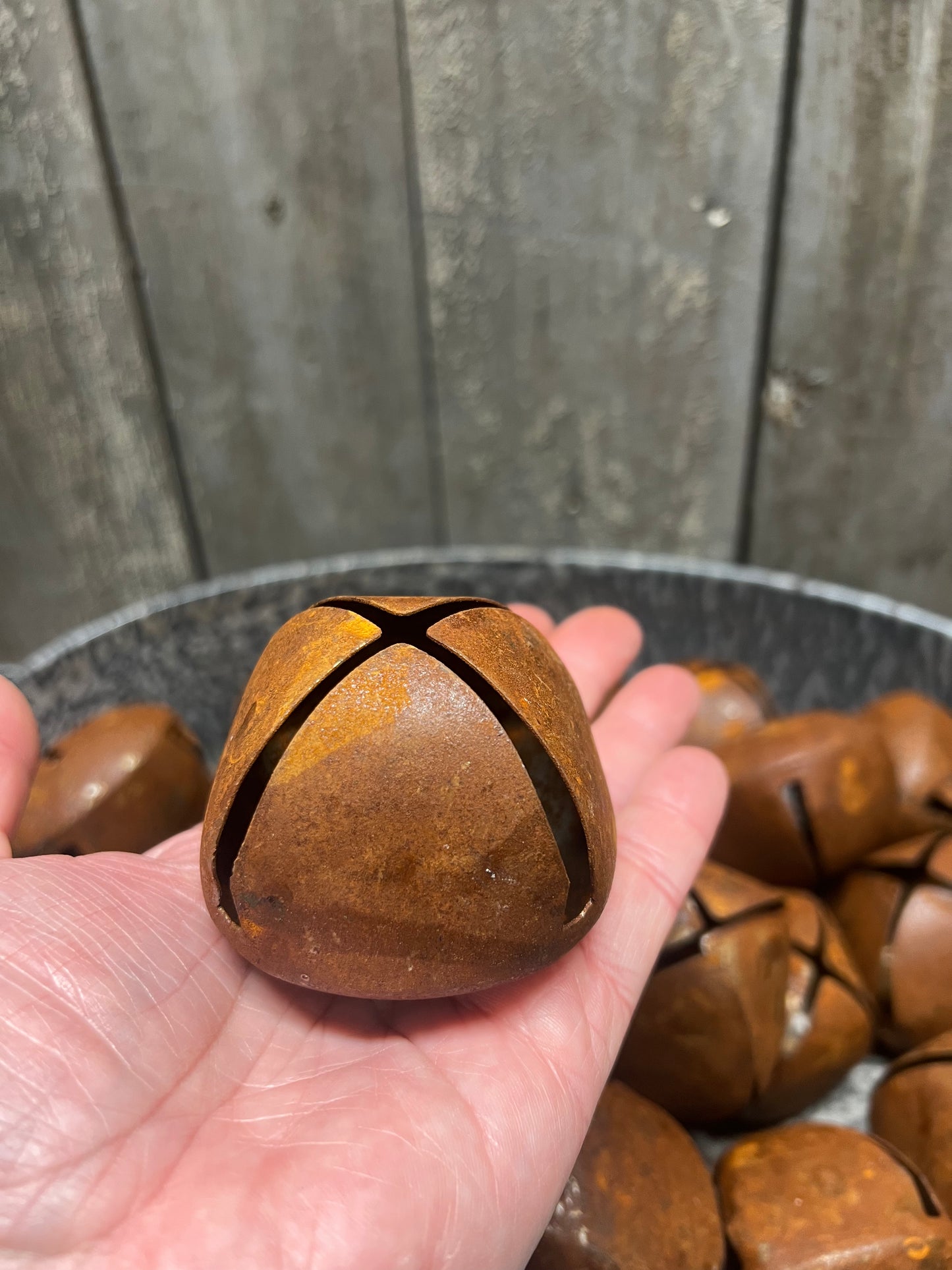 Rusty Bell, LARGE