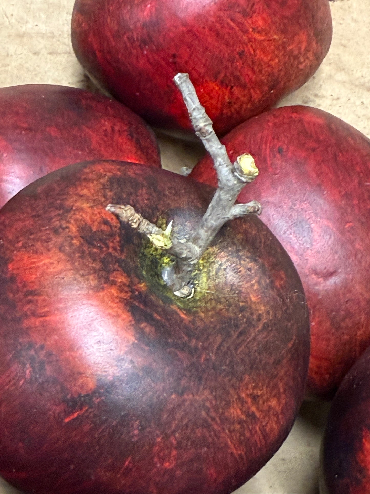Apple,  DIRTY ROUND