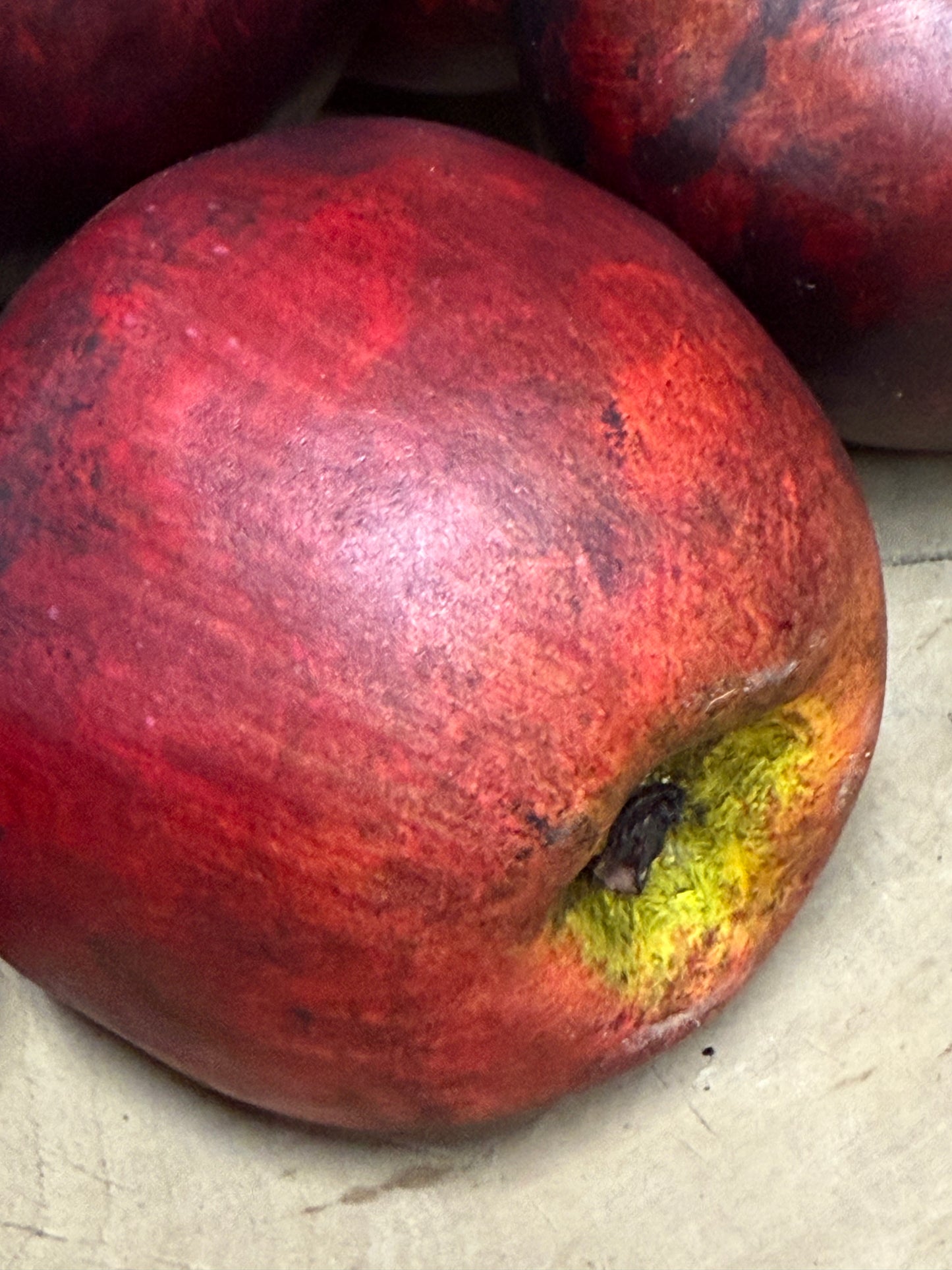 Apple,  DIRTY ROUND