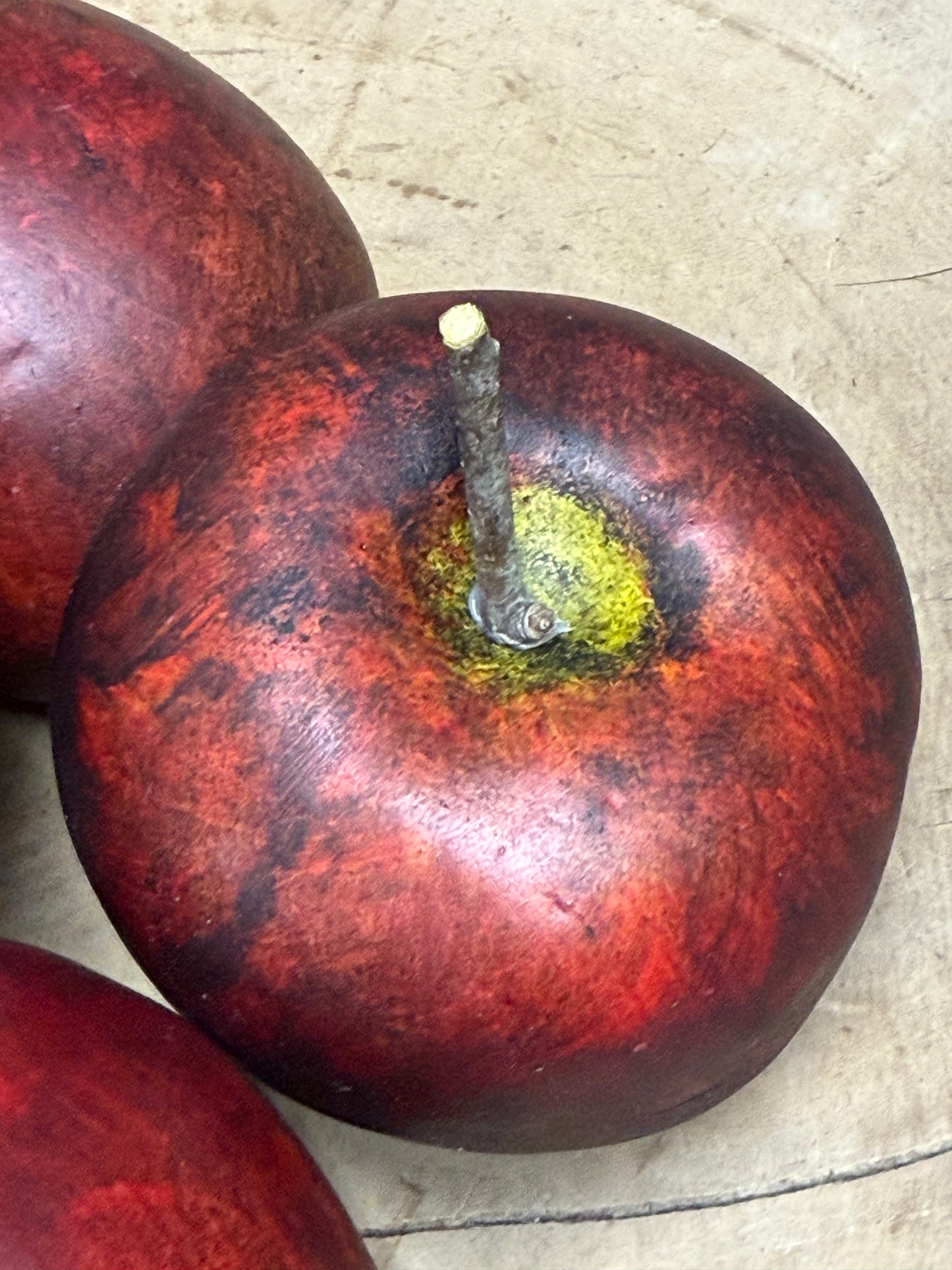 Apple,  DIRTY ROUND
