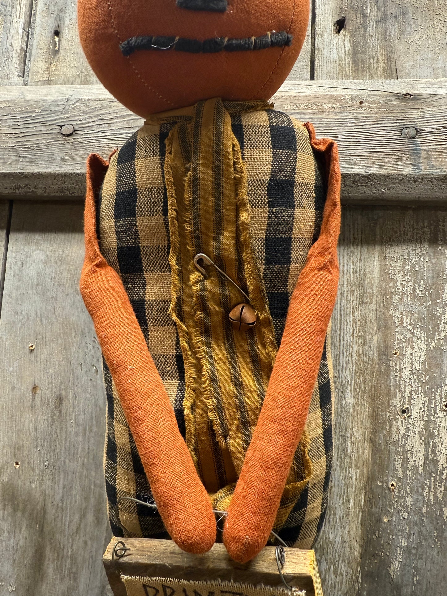 HANGING HENRY, 21"