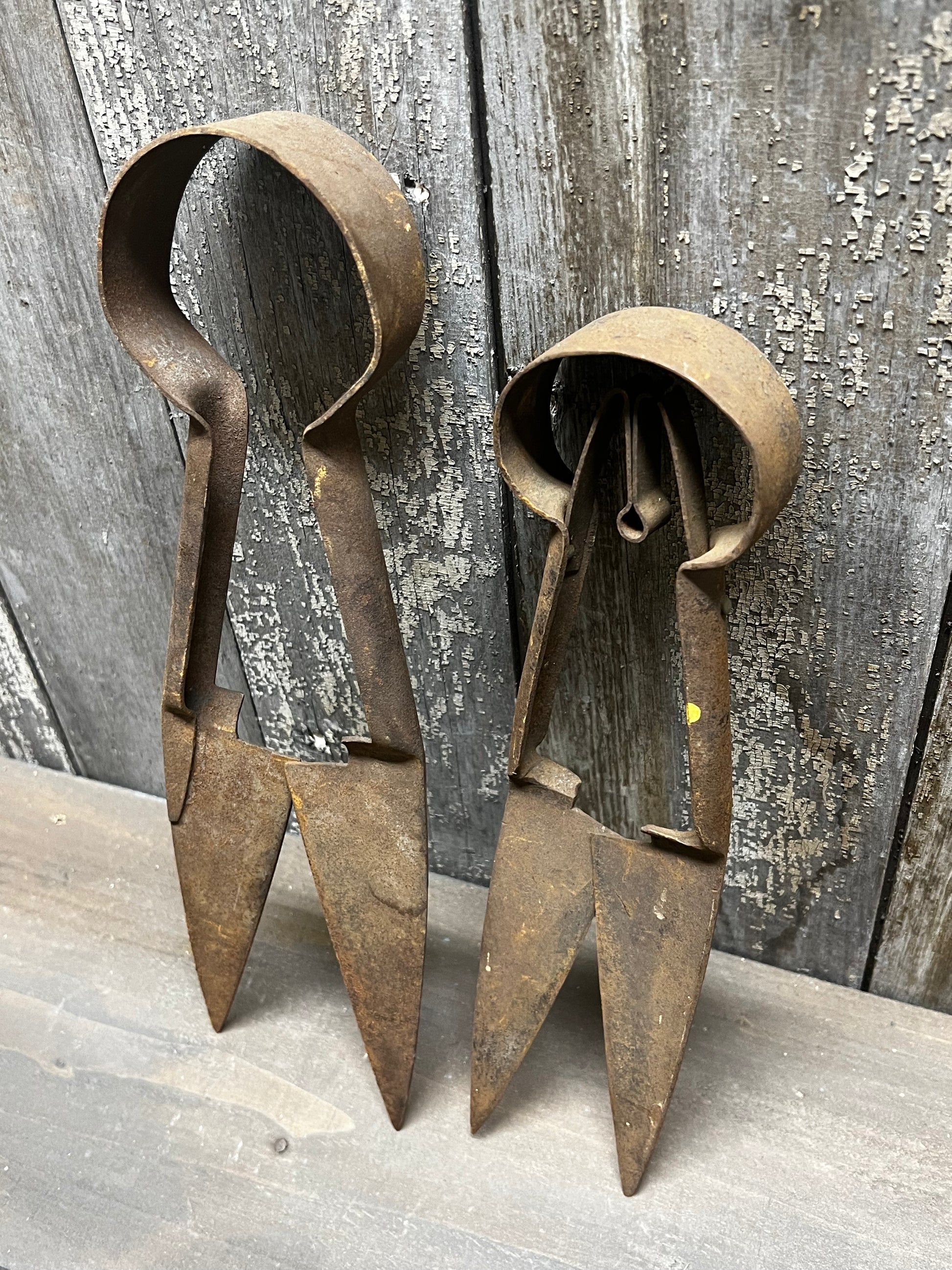 Rusty Sheep Sheers, SET/2 – Little Village Primitives