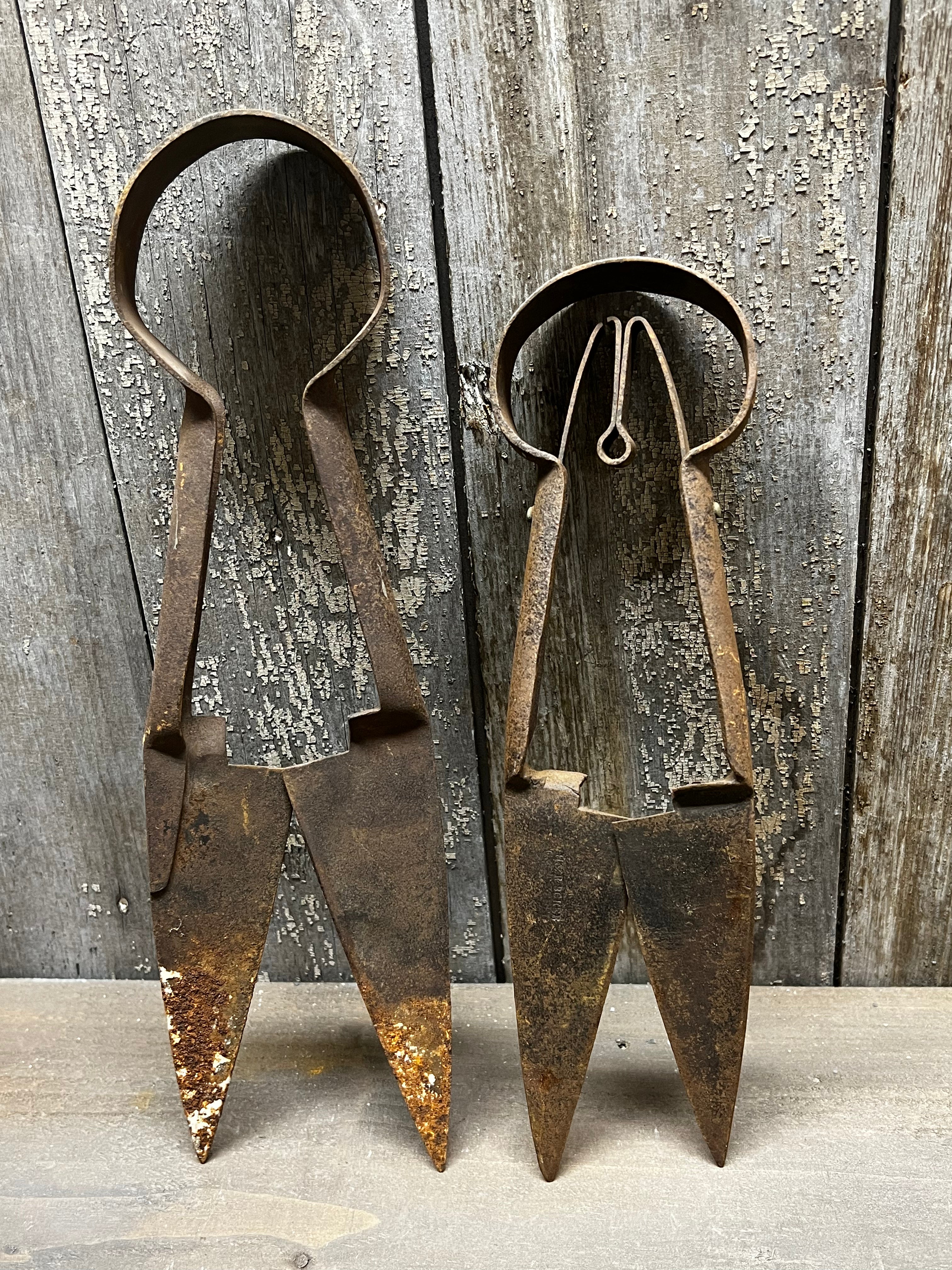 Rusty Sheep Sheers, SET/2 – Little Village Primitives