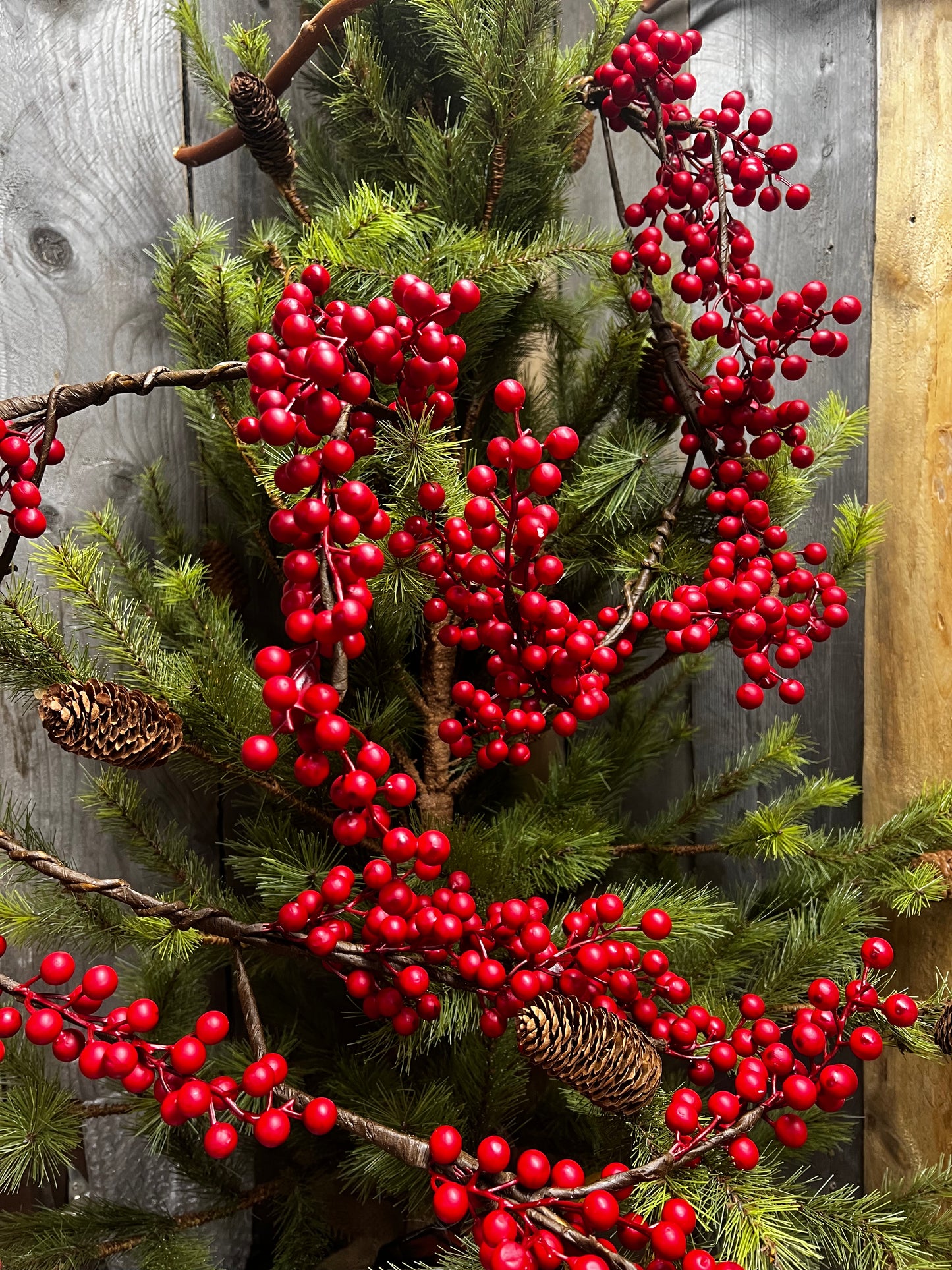 Weatherproof Berries, Matte Finish, 5' GARLAND