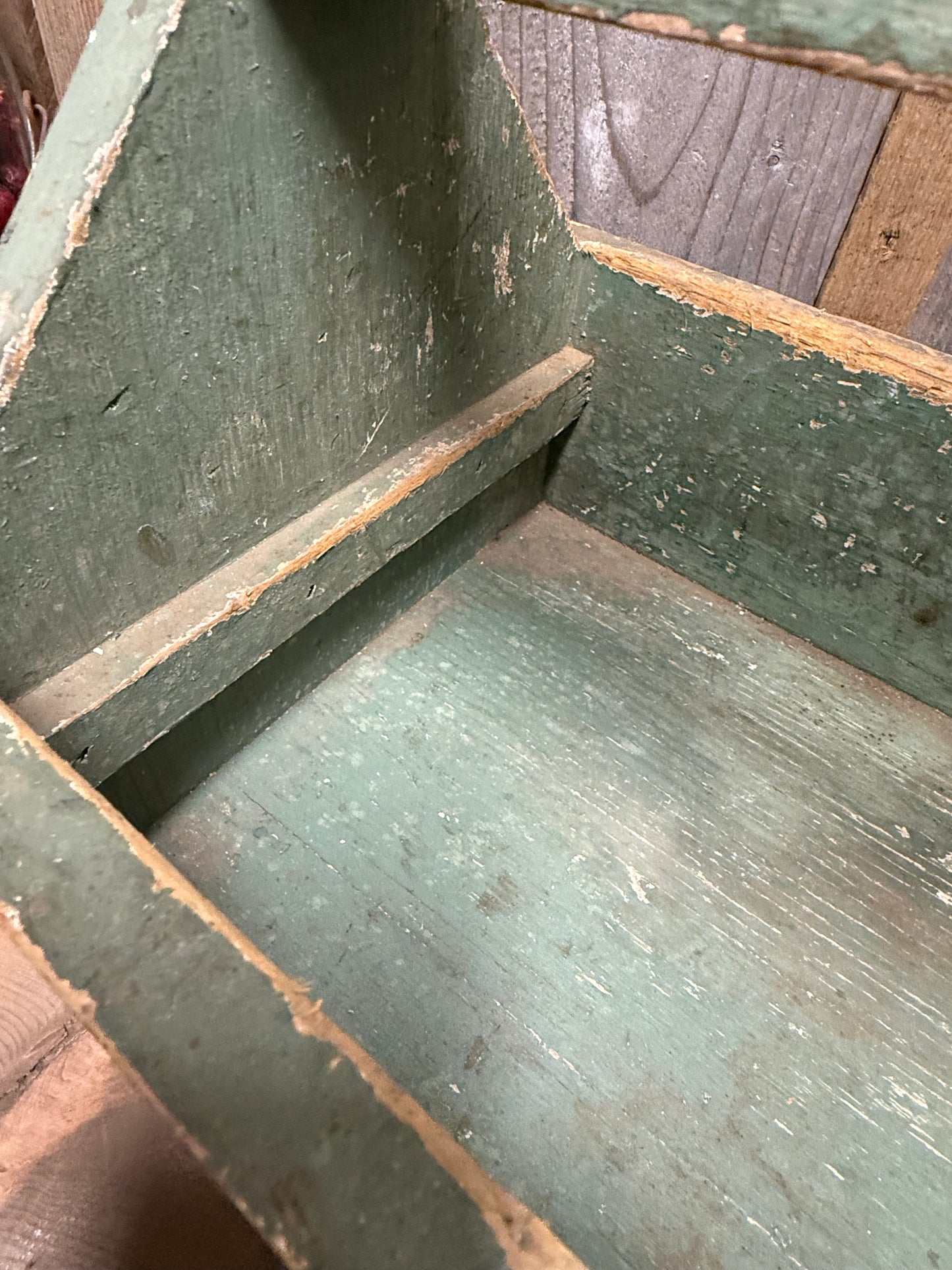 TOTE, 20", Pale Green Paint