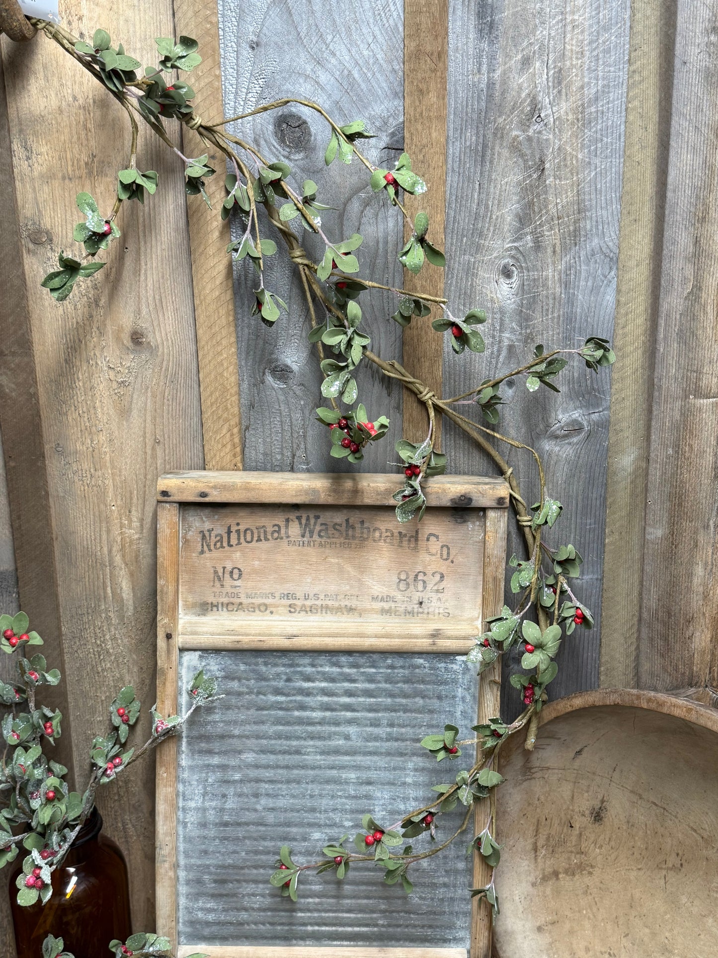 Pick, 17", GREEN LEAF & RED BERRY