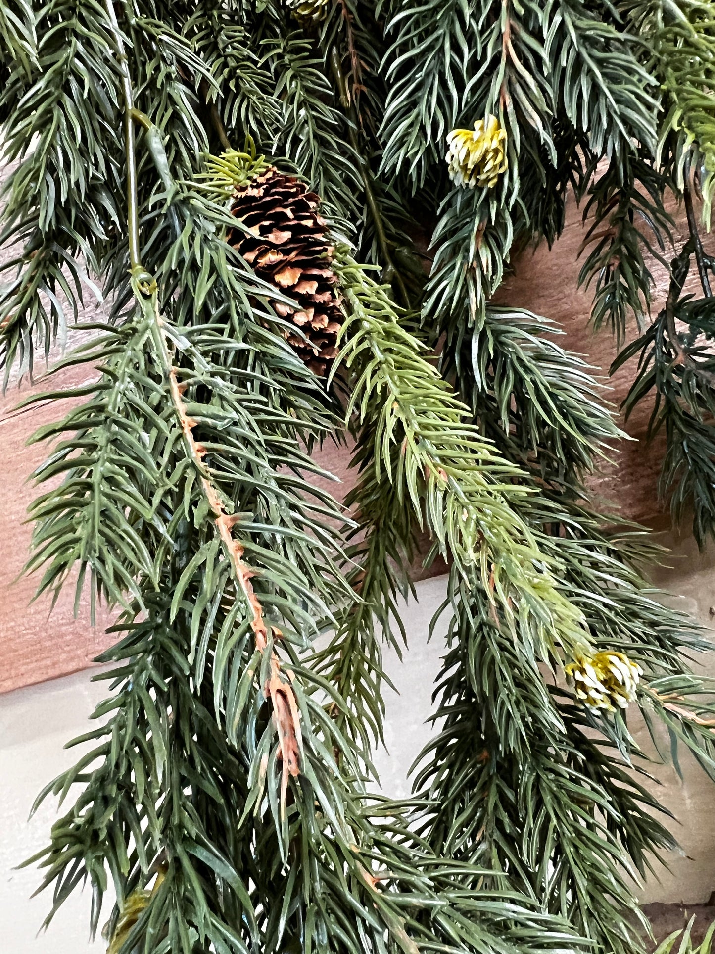 Hanging Bush, 34", WHITE SPRUCE W/ CONES