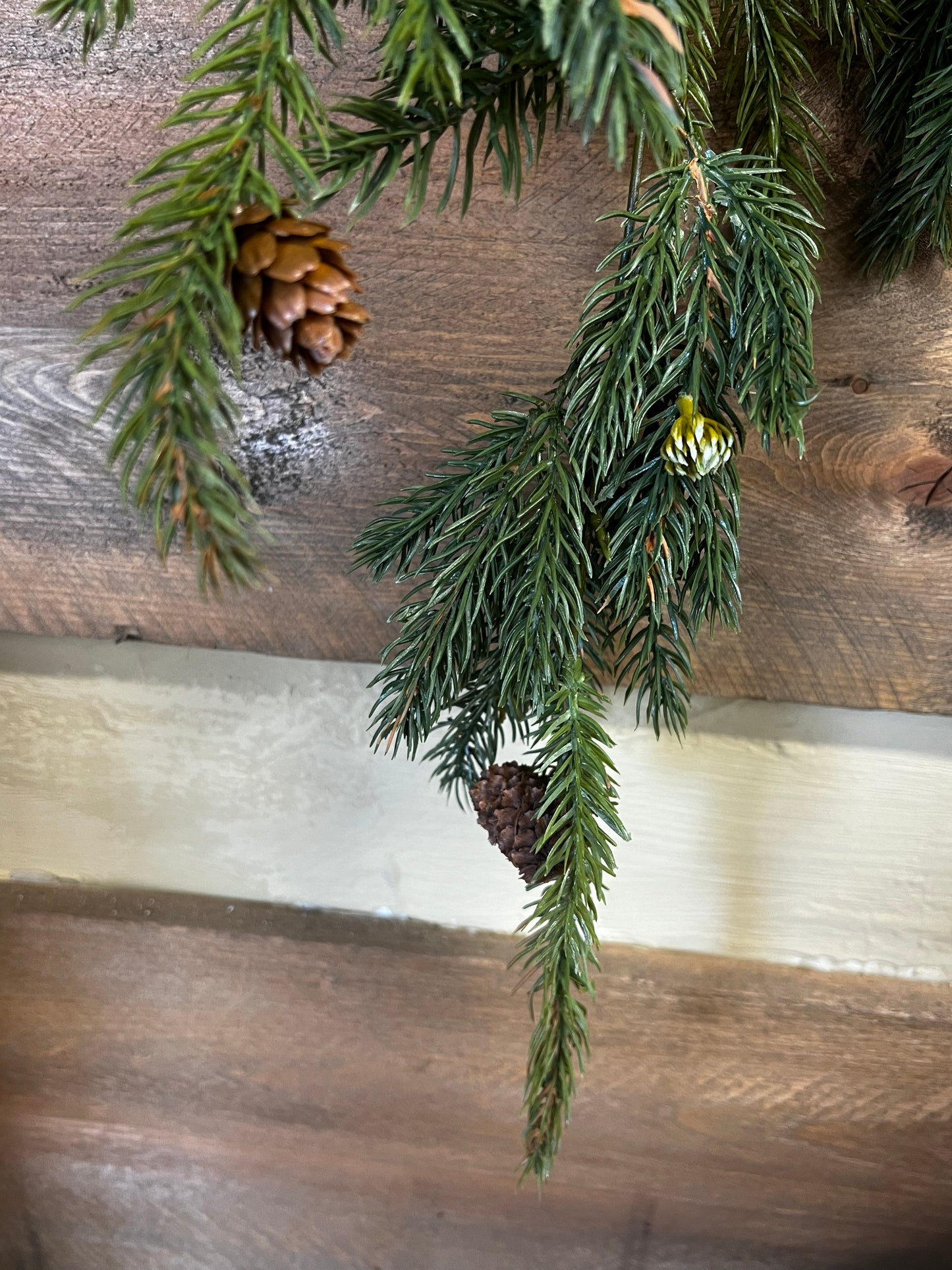 Hanging Bush, 34", WHITE SPRUCE W/ CONES