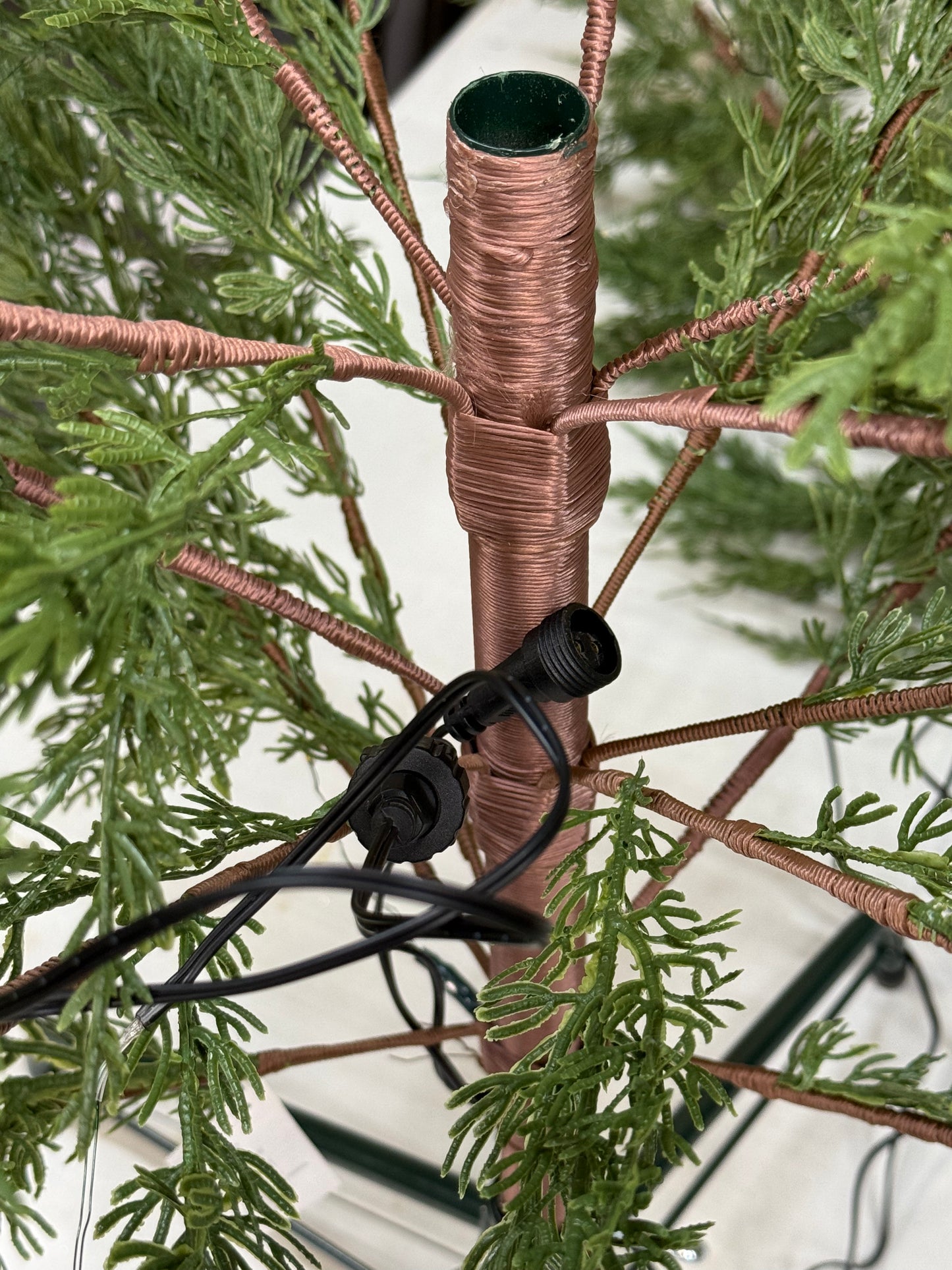 Tree, AIRY, 4' or 6'