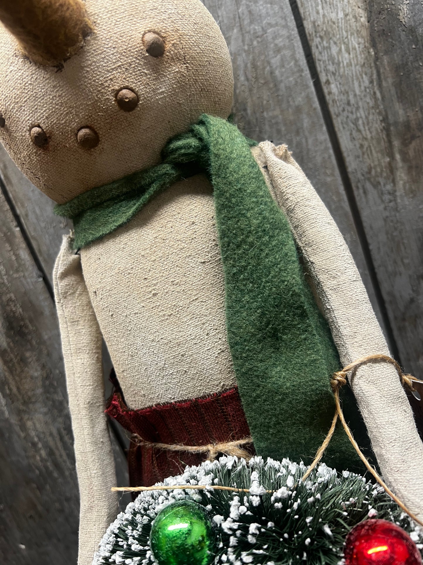 Snowman, 28", HAT/SCARF/ VINTAGE WREATH