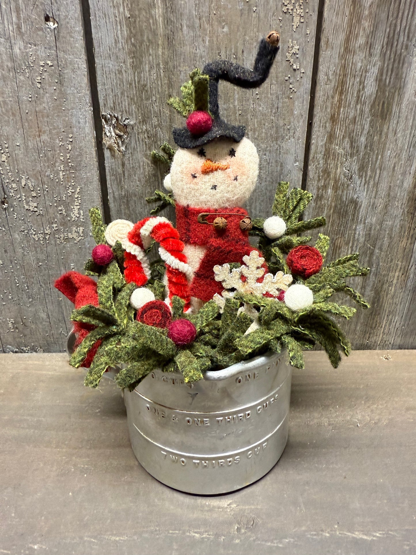 Vintage Cup, 8", SNOWMAN/TWISTED HAT