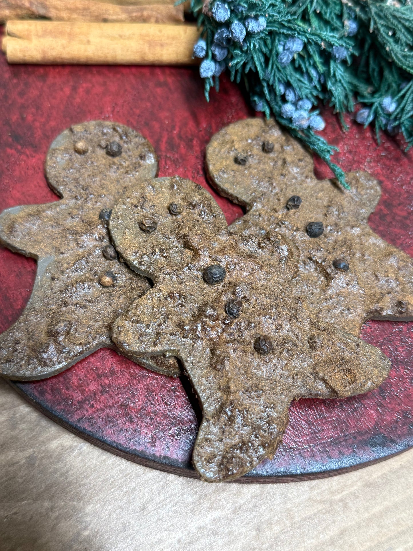 GINGERBREAD MEN PLATE