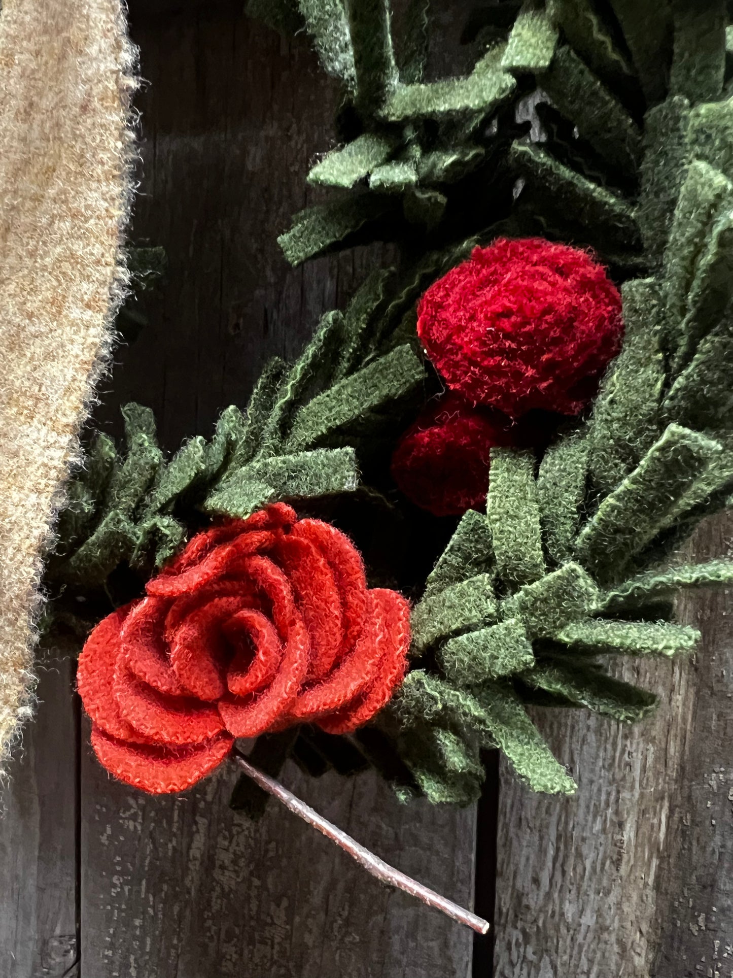 Wreath, 10", WOOLY ROSES & BERRIES