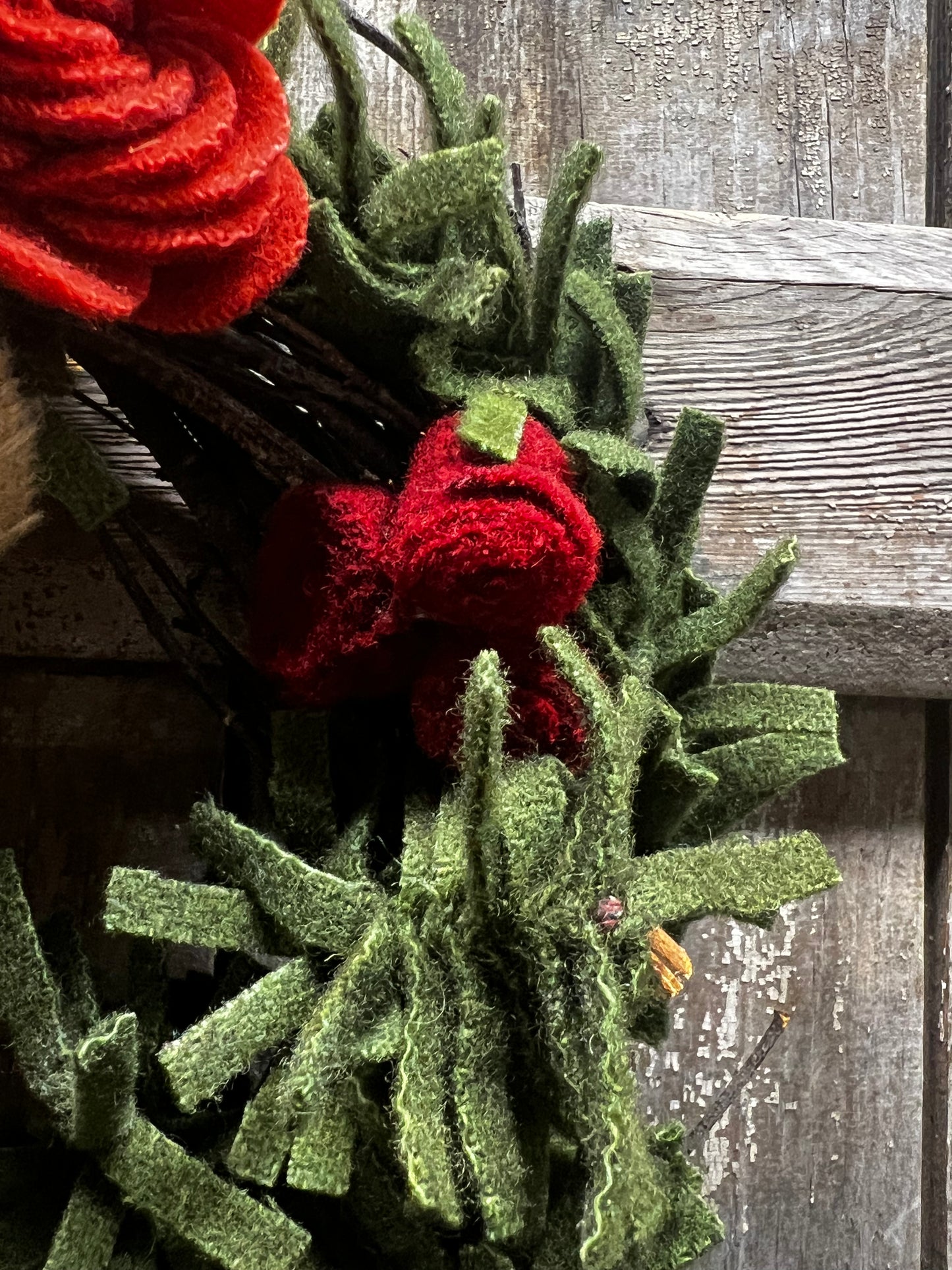 Wreath, 10", WOOLY ROSES & BERRIES