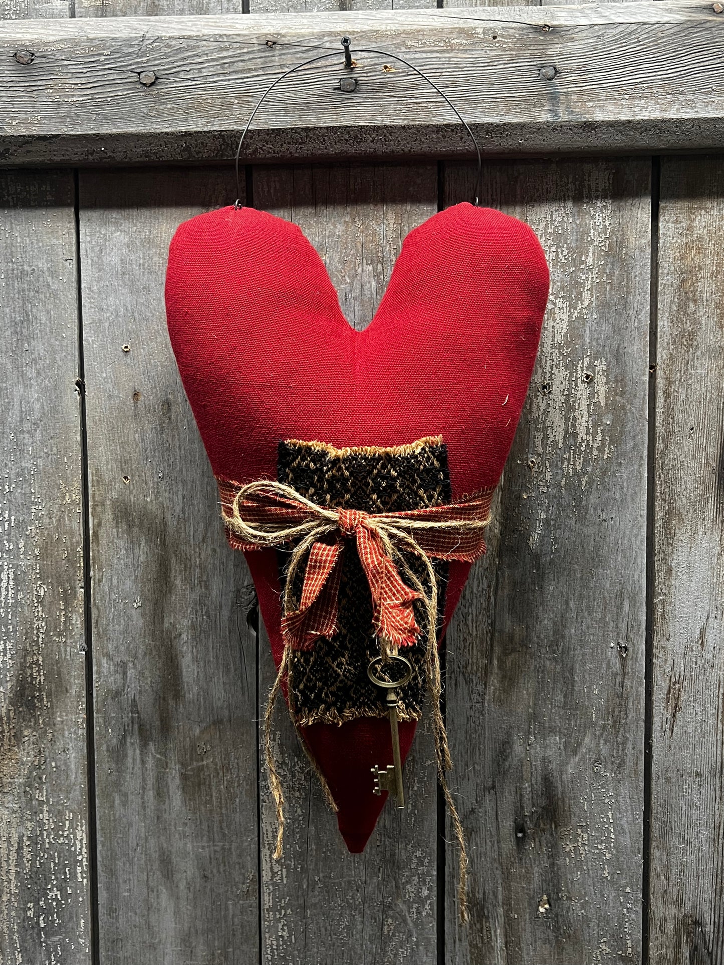 Hanging Heart w/ Key, 18", RED