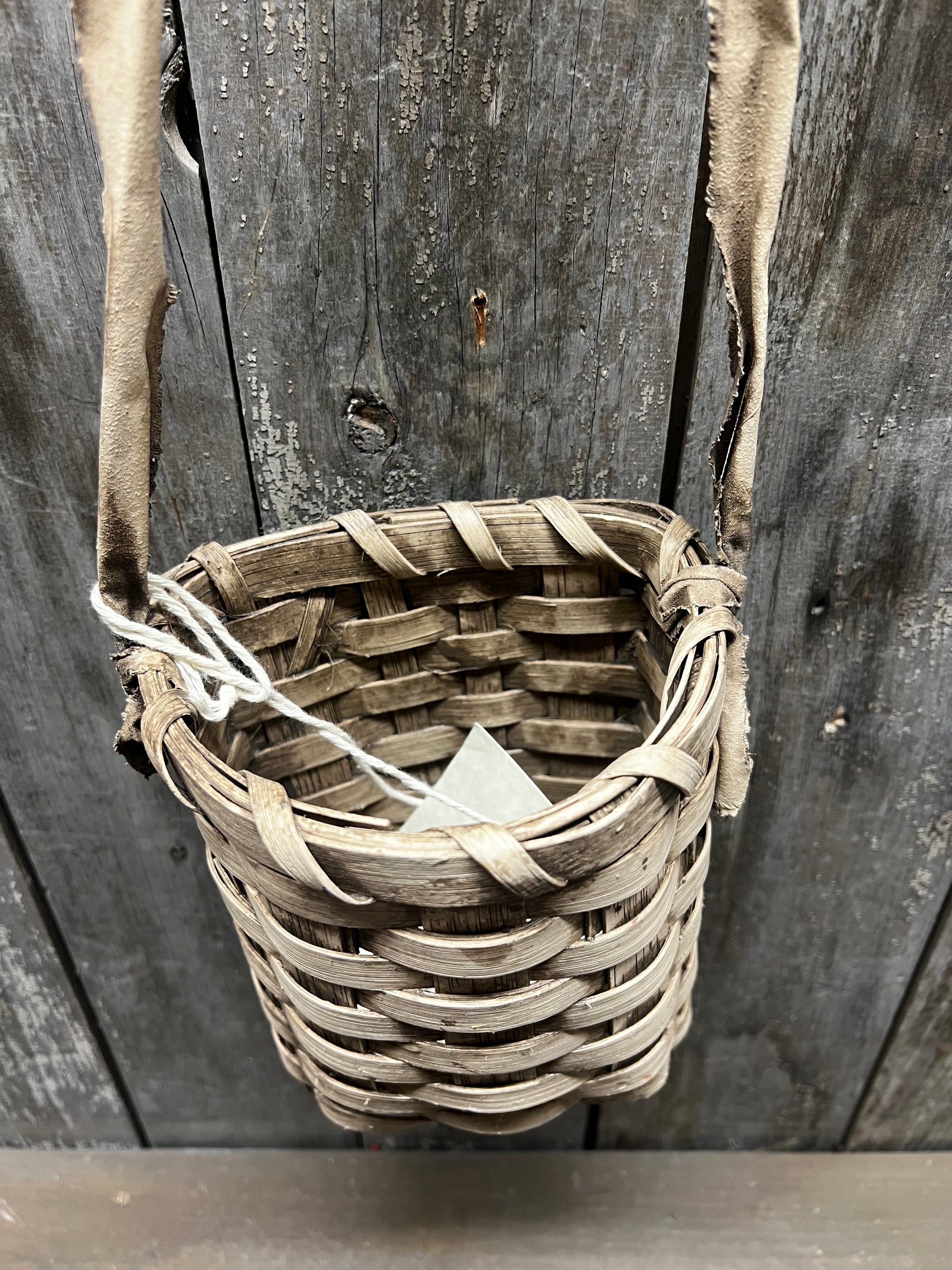 Table Rag With Handle Basket, RAG HANDLE – Little Village Primitives