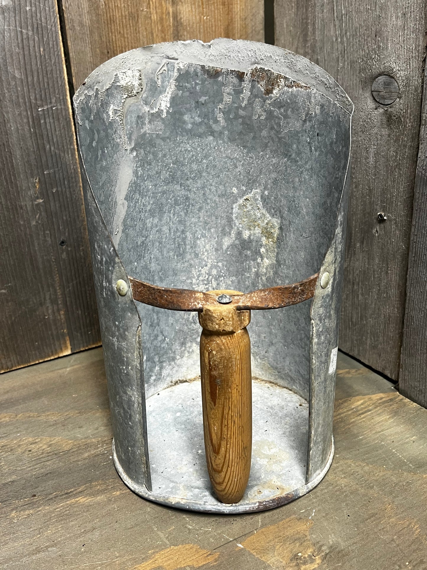 Grain Scoop, METAL or RUSTY