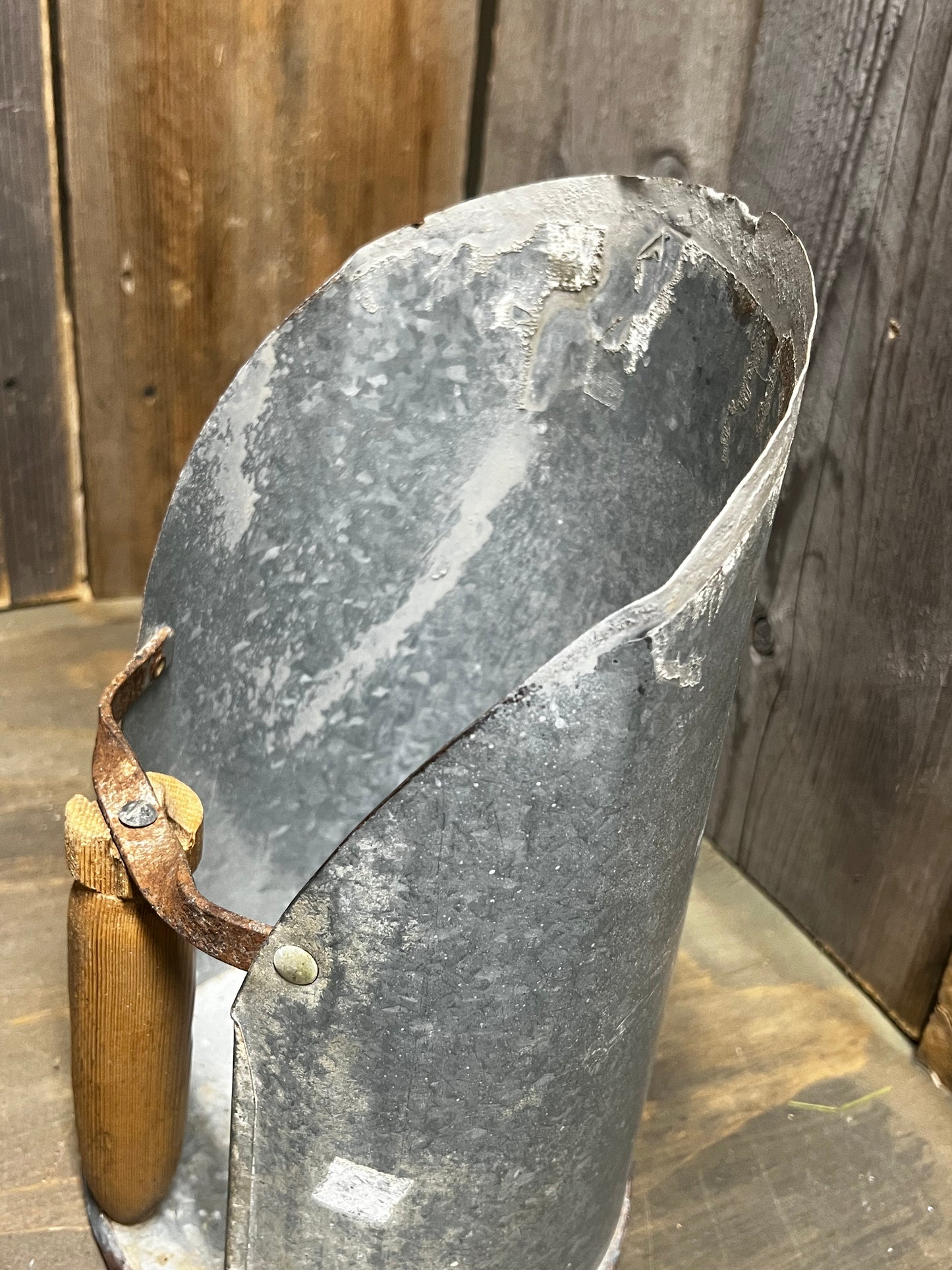 Grain Scoop, METAL or RUSTY