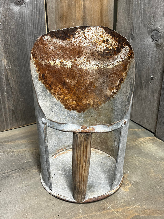 Grain Scoop, METAL or RUSTY