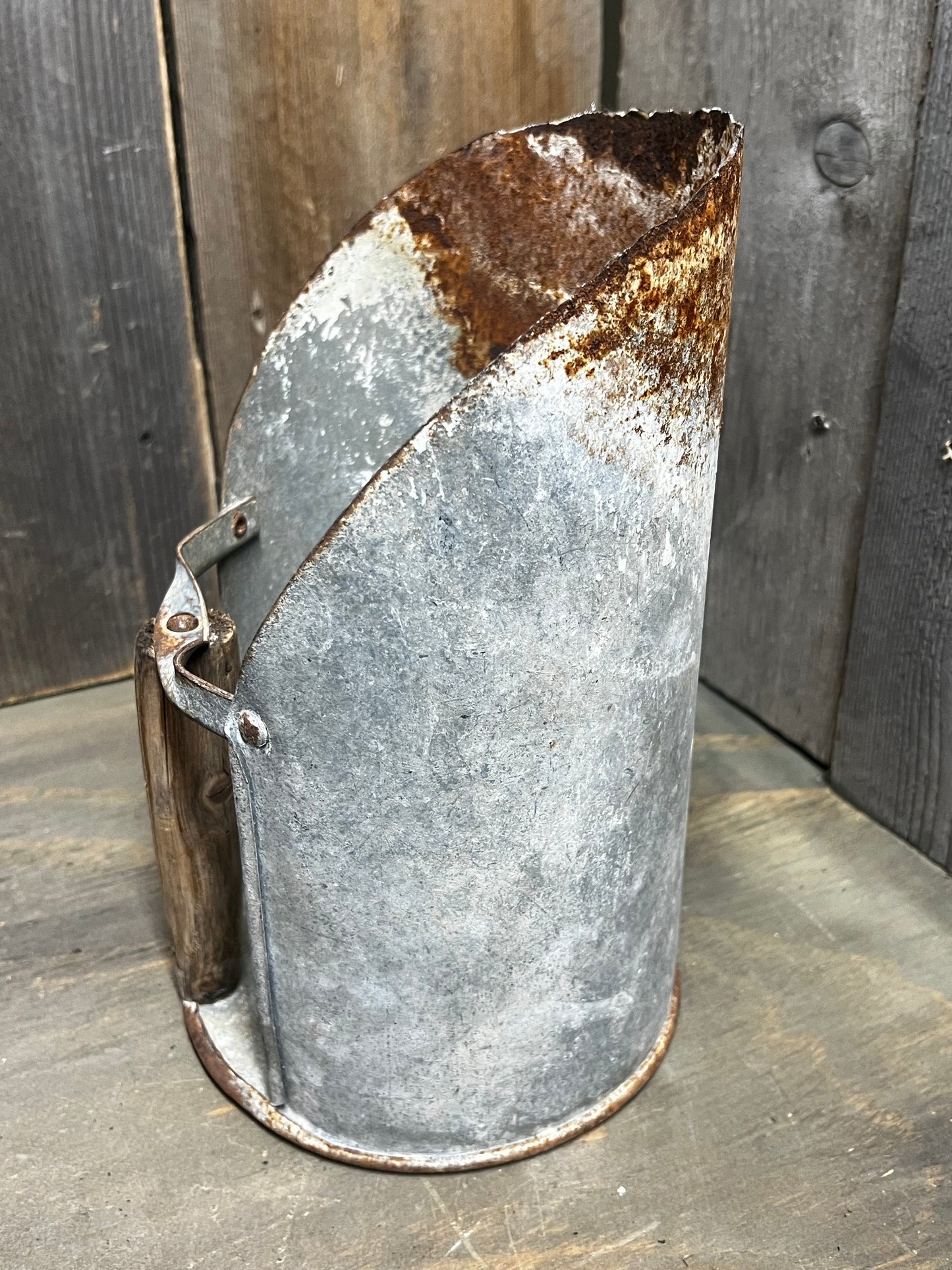 Grain Scoop, METAL or RUSTY