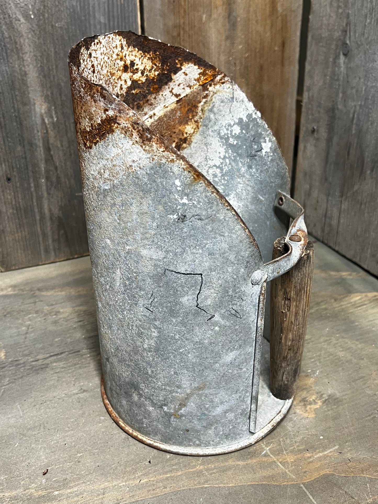 Grain Scoop, METAL or RUSTY