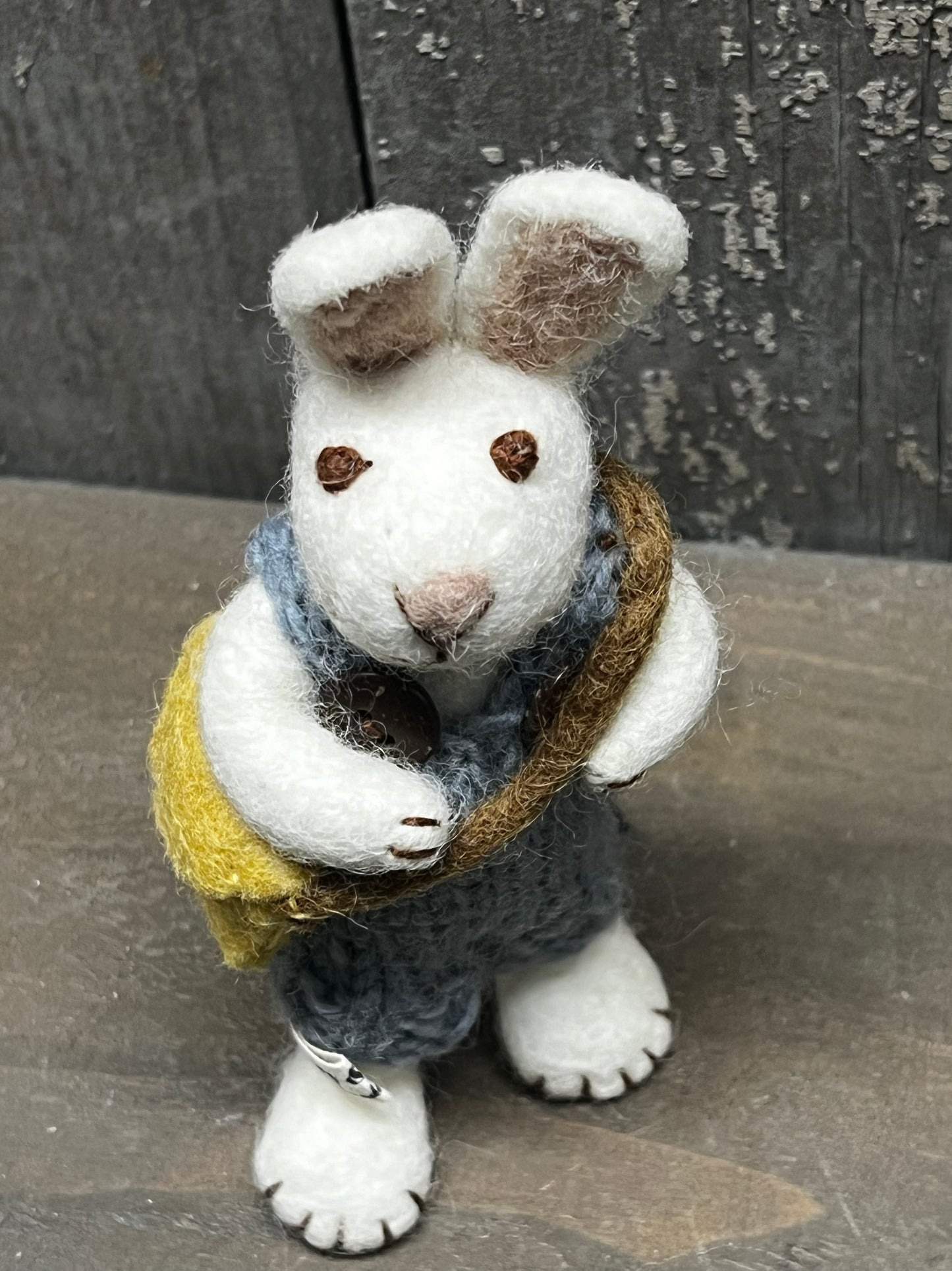 Bunny, Small Felted, WHITE W/ PANTS & YELLOW BAG