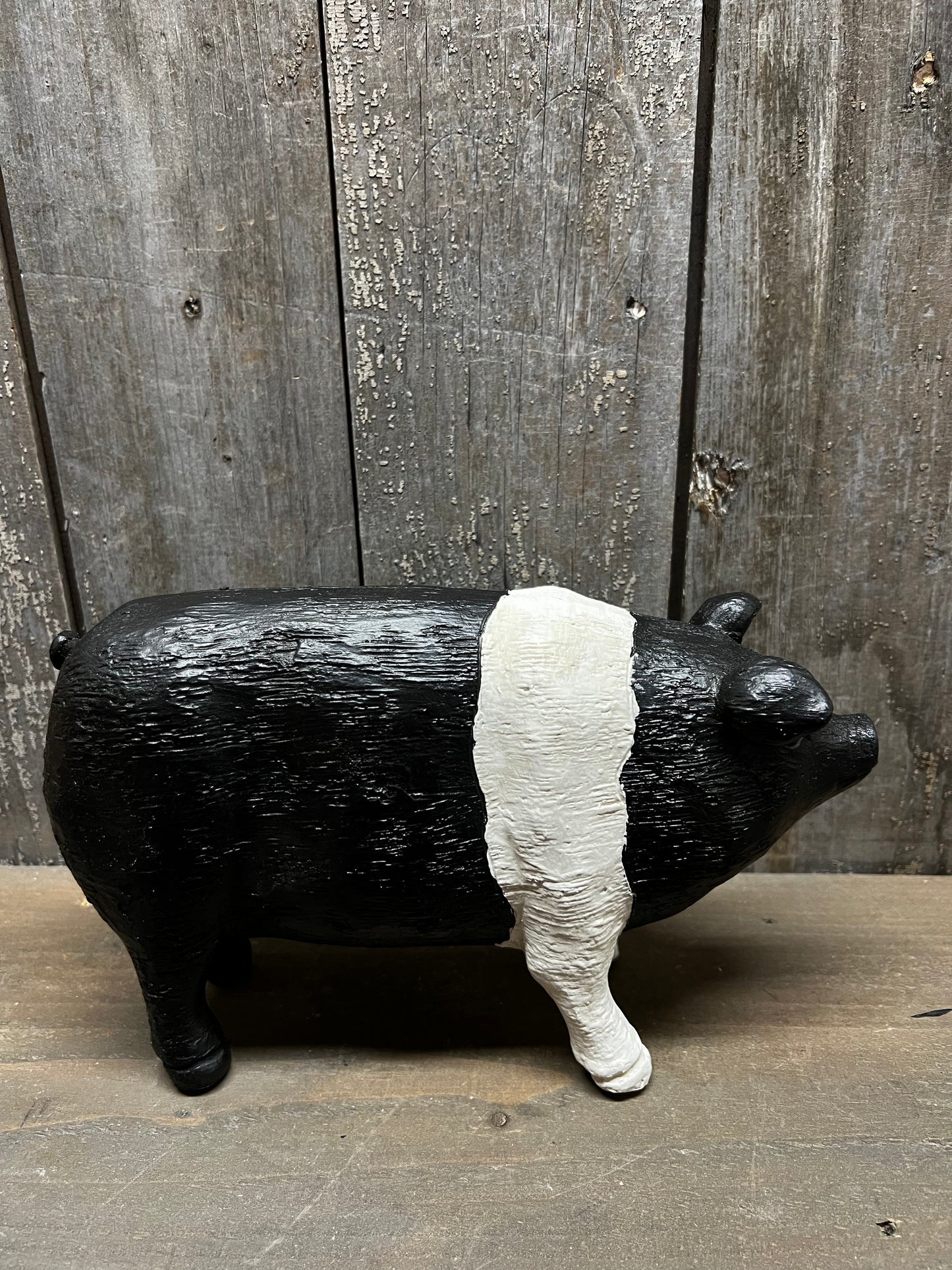 PIG, 9.5", Resin